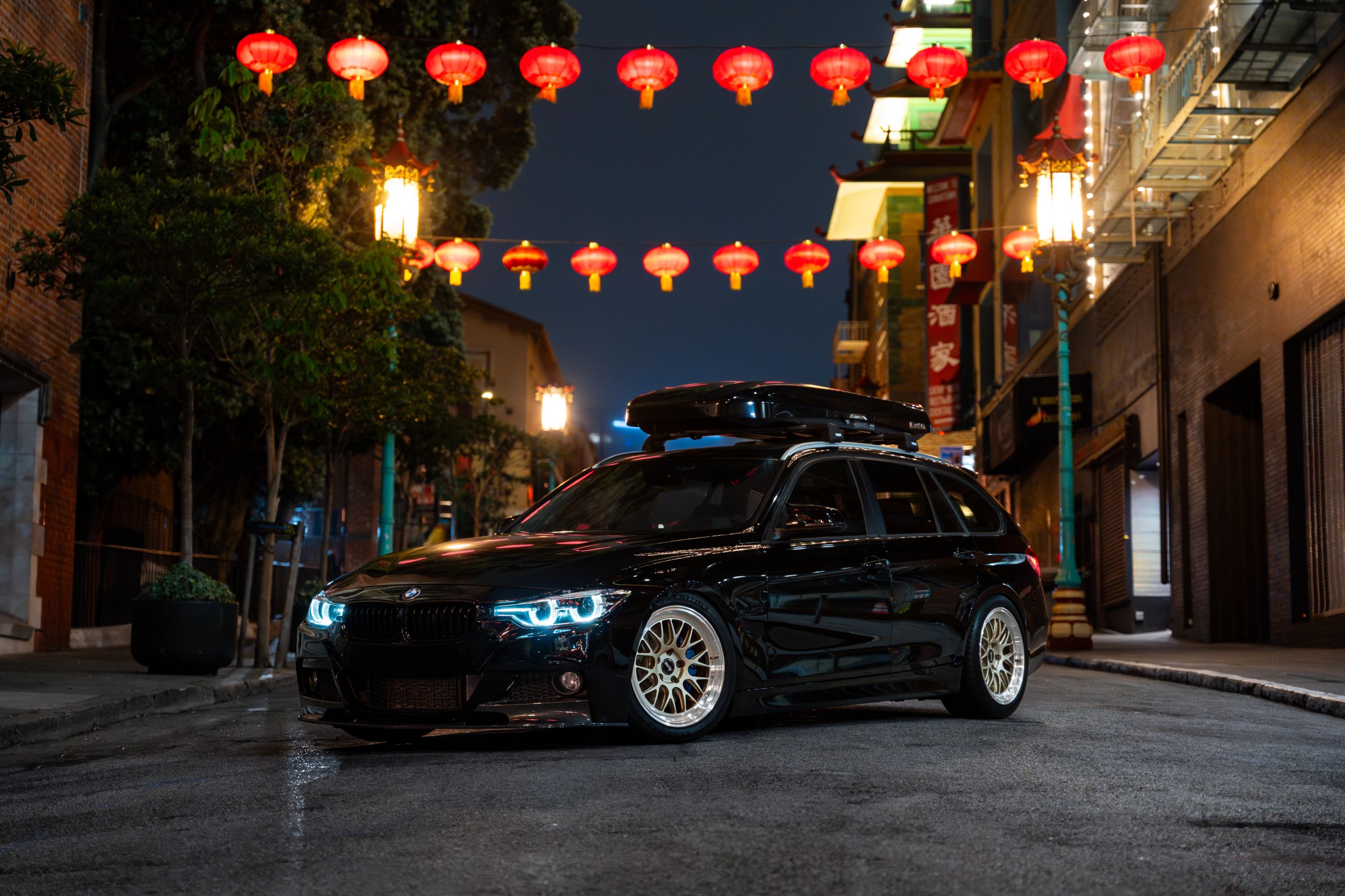 Black BMW F31 Wagon 3 Series with 18" ML-10RT Apex wheels in Machined Lip Gloss Motorsport Gold