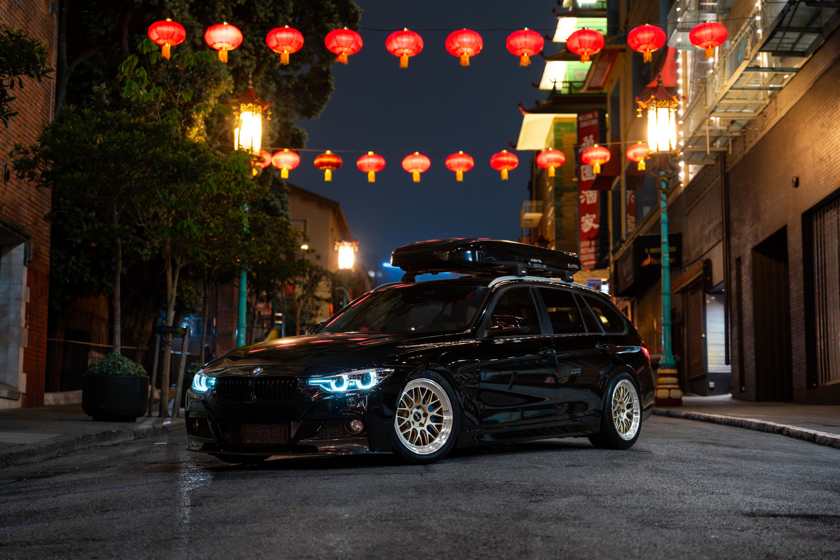 Black BMW F31 Wagon 3 Series with 18" ML-10RT Apex wheels in Machined Lip Gloss Motorsport Gold