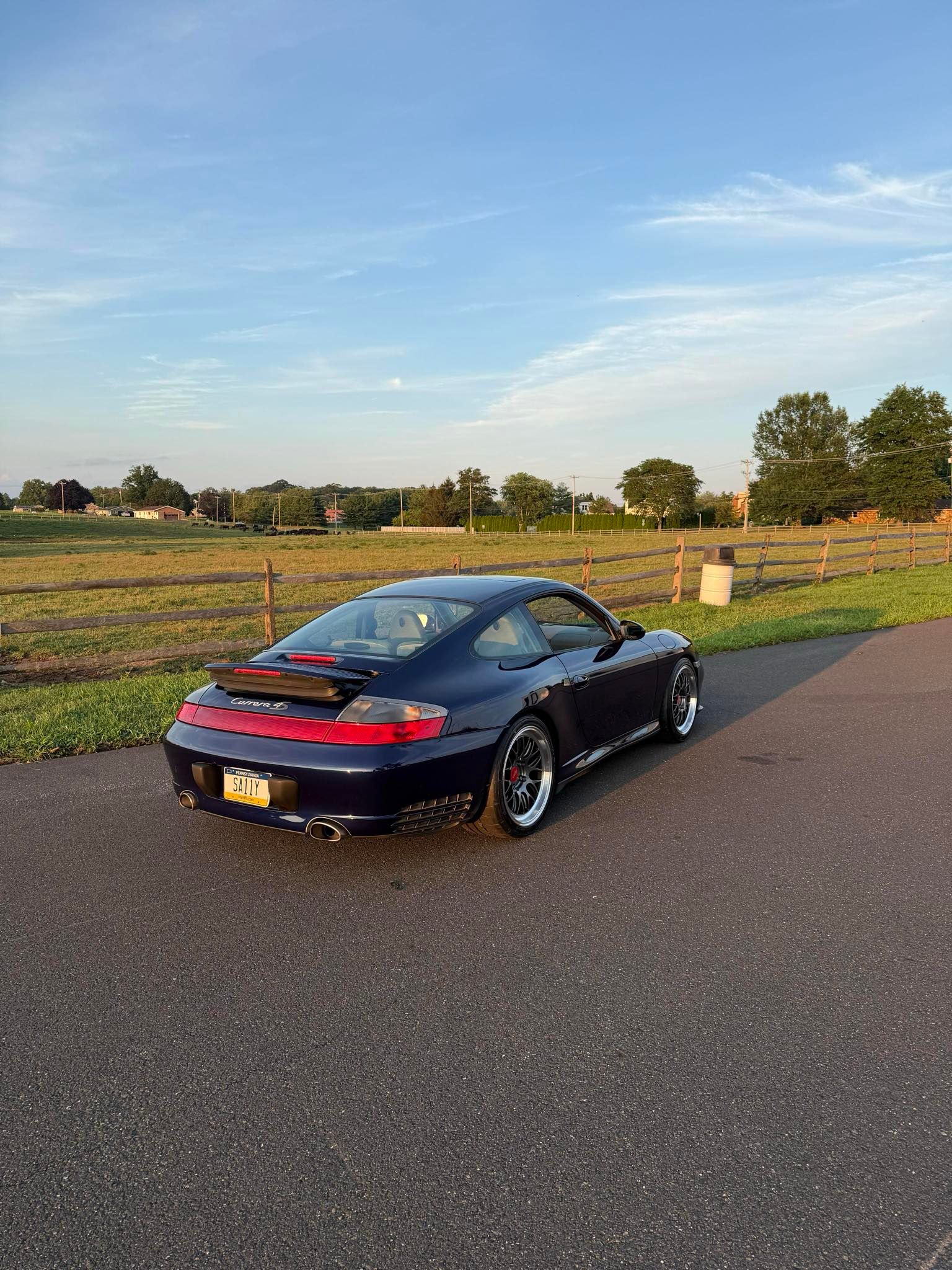 Blue Porsche 911 996 Carrera 4S with 18" ML-10RT Apex wheels in Machined Lip Anthracite