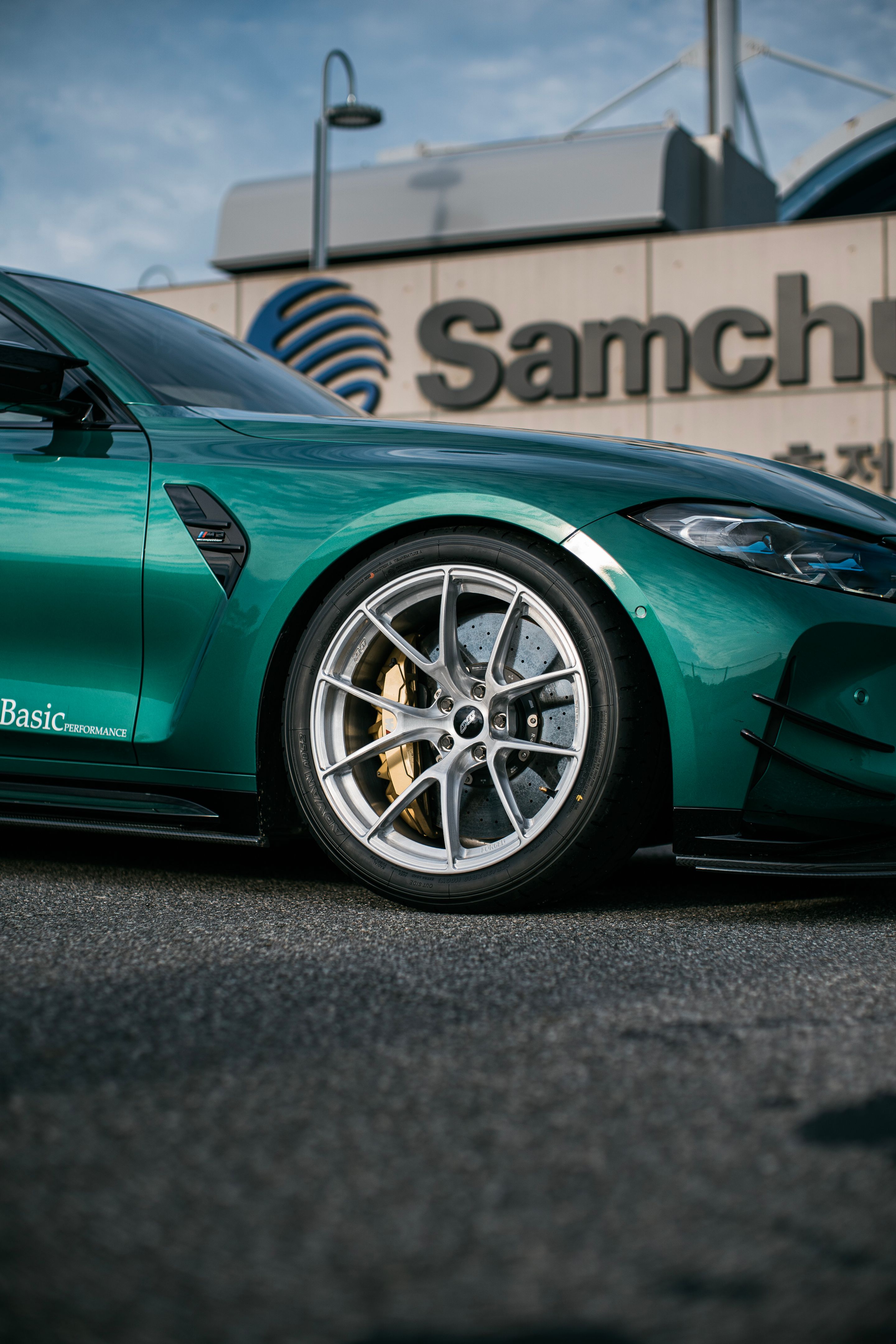 Green BMW G80 M3 with 19" VS-5RS Apex wheels in Brushed Clear
