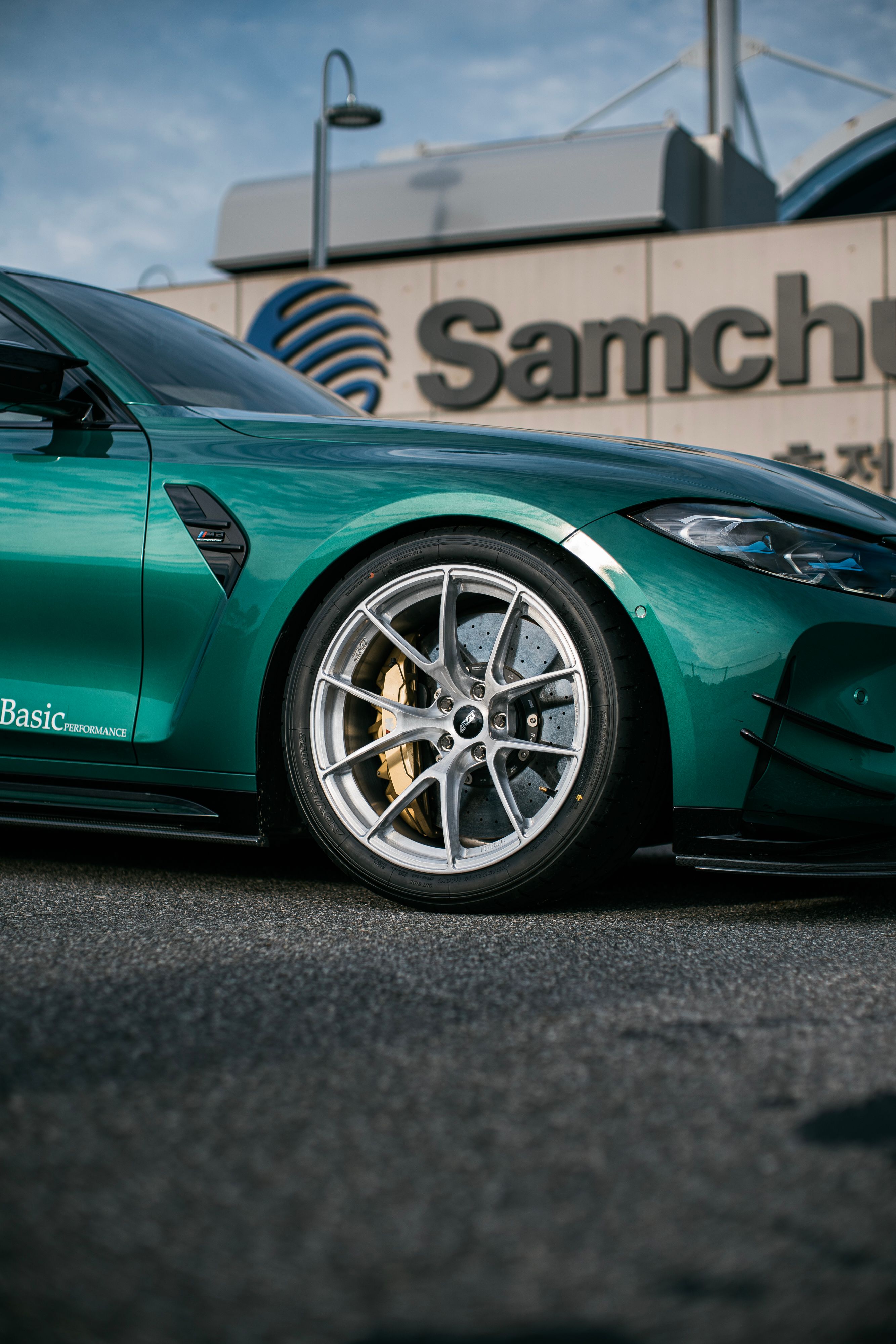 Green BMW G80 M3 with 19" VS-5RS Apex wheels in Brushed Clear