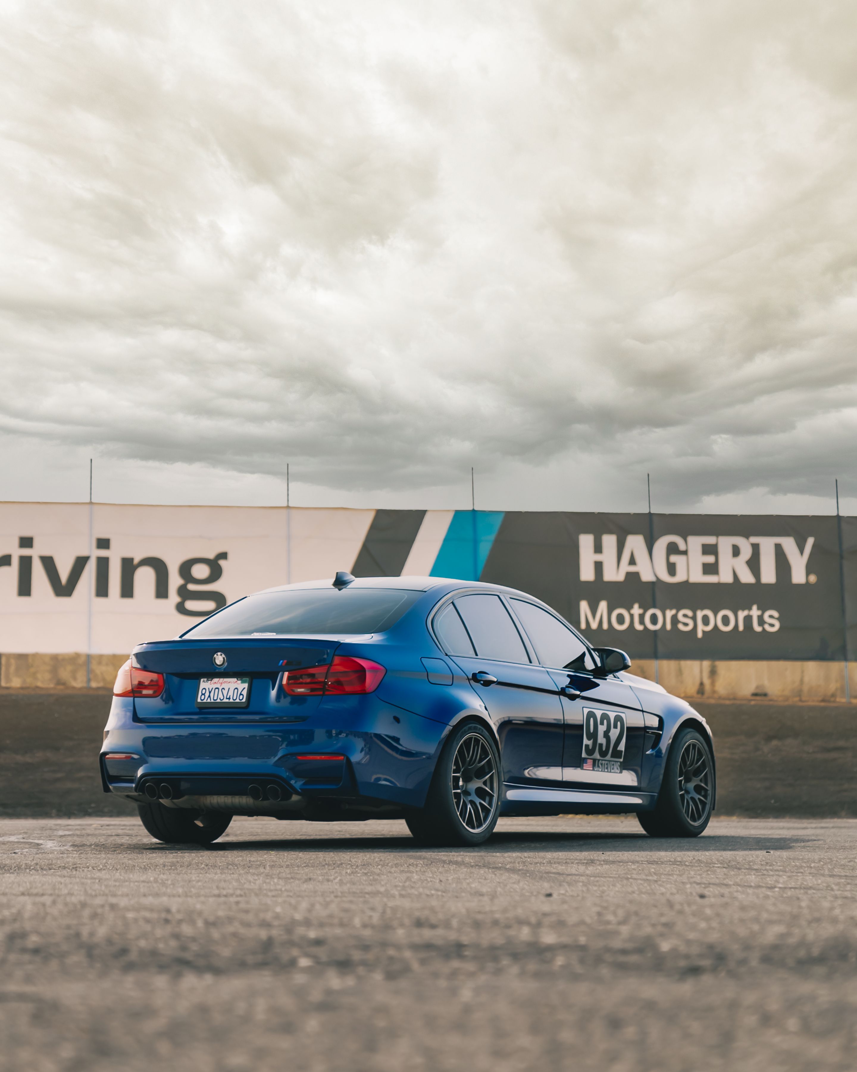 Blue BMW F80 M3 with 18" EC-7R Apex wheels in Anthracite