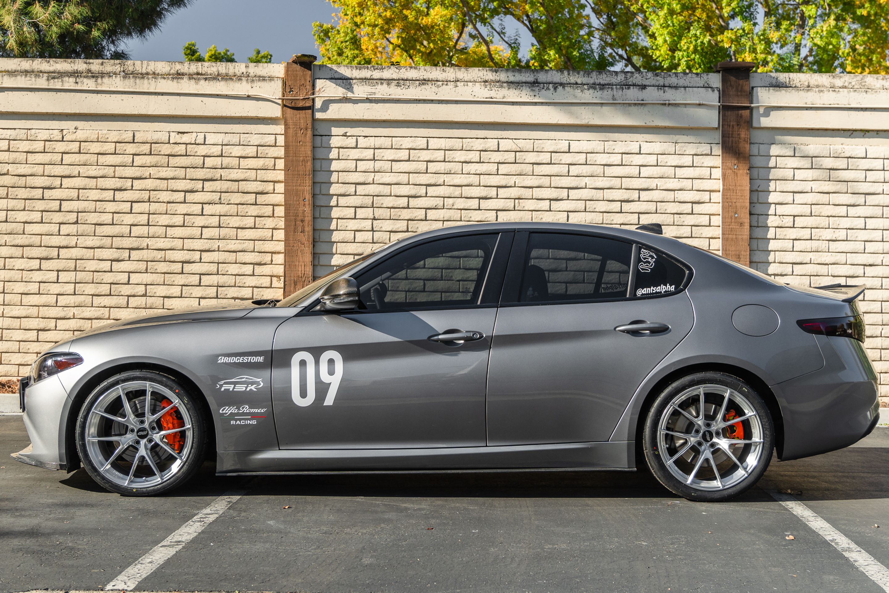 Grey Alfa Romeo Giulia Standard with 19" VS-5RS Apex wheels in Brushed Clear