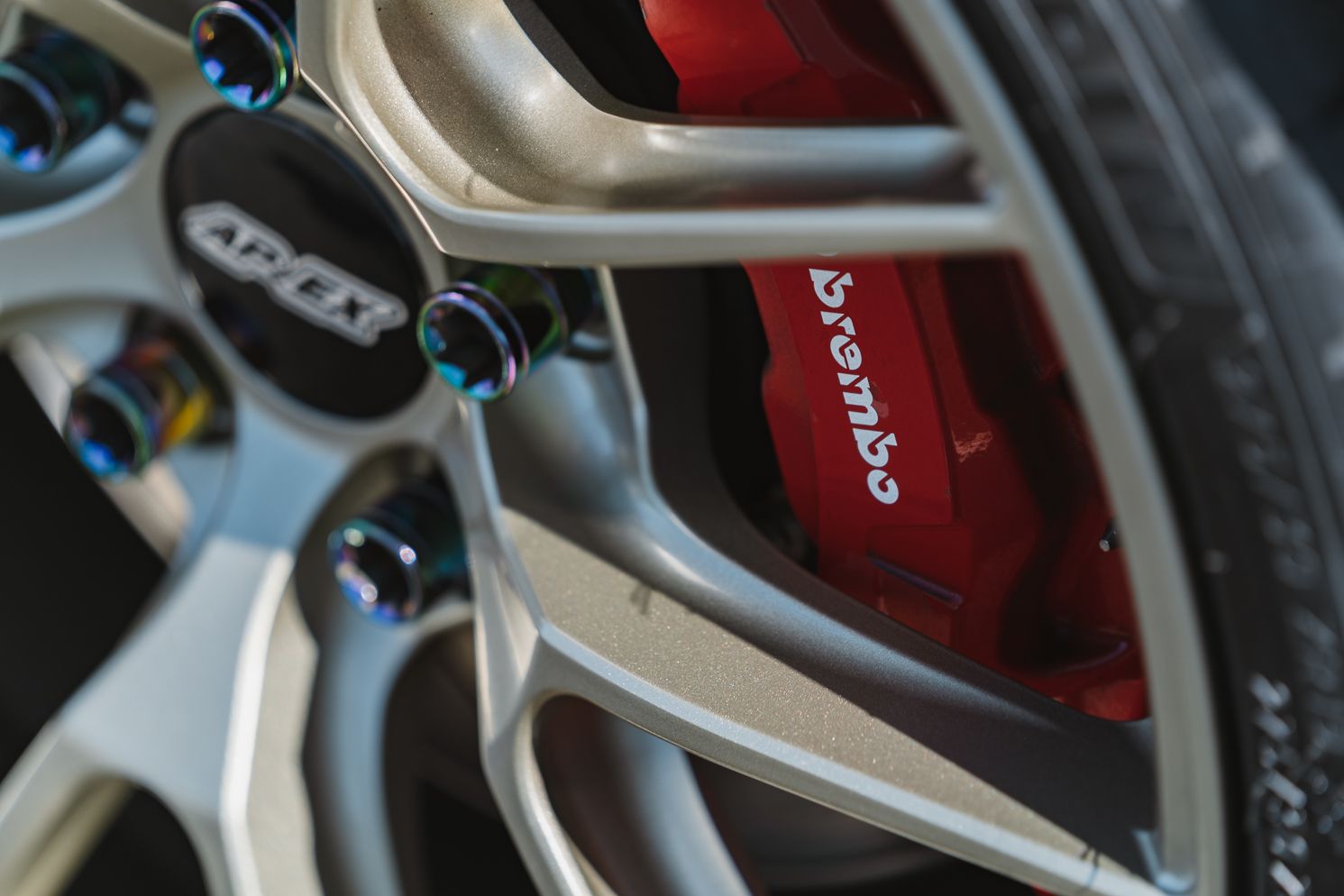 White Honda FK8 Civic Type-R with 19" VS-5RS Apex wheels in Motorsport Gold