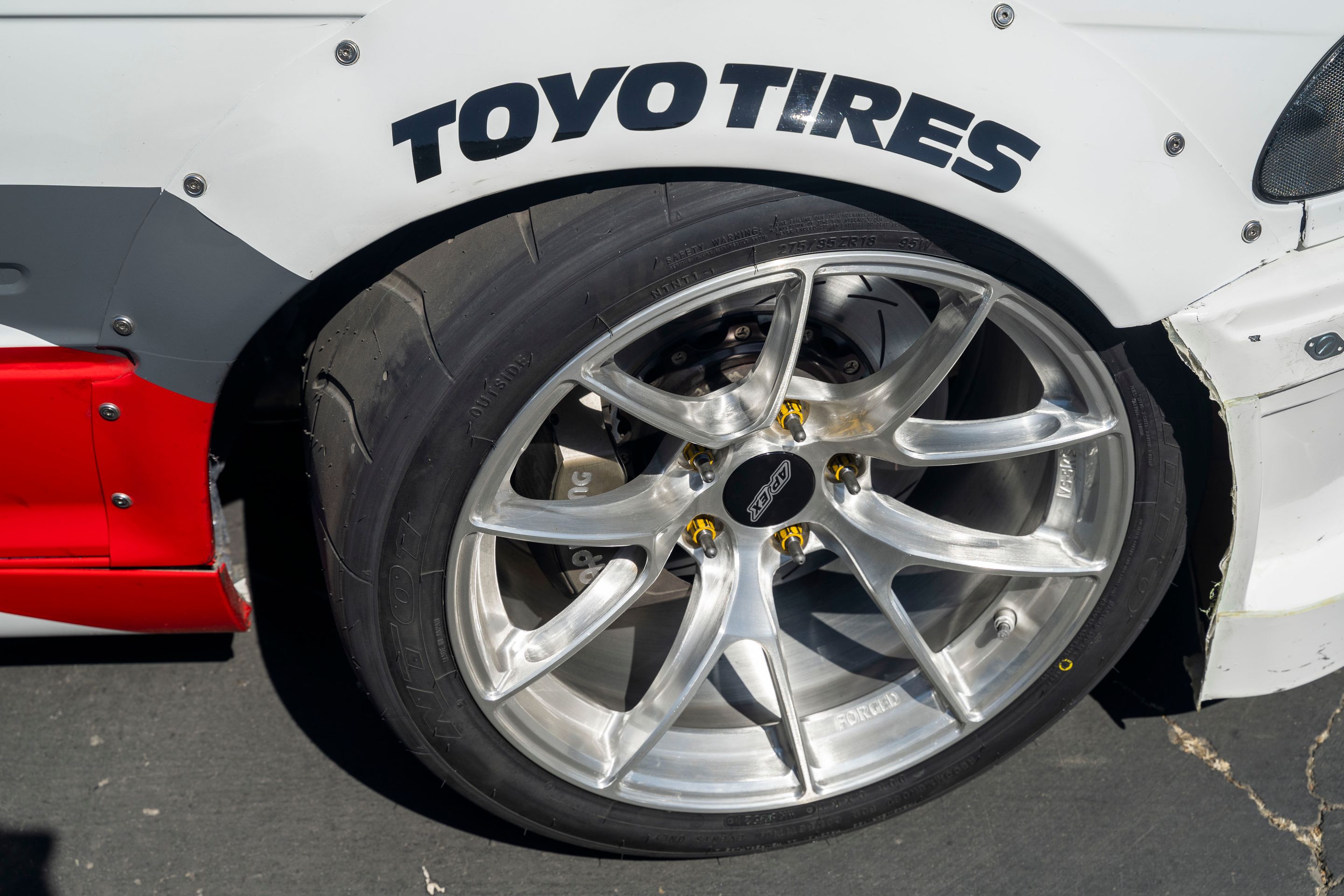 White BMW E46 3 Series with 18" VS-5RS Apex wheels in Brushed Clear