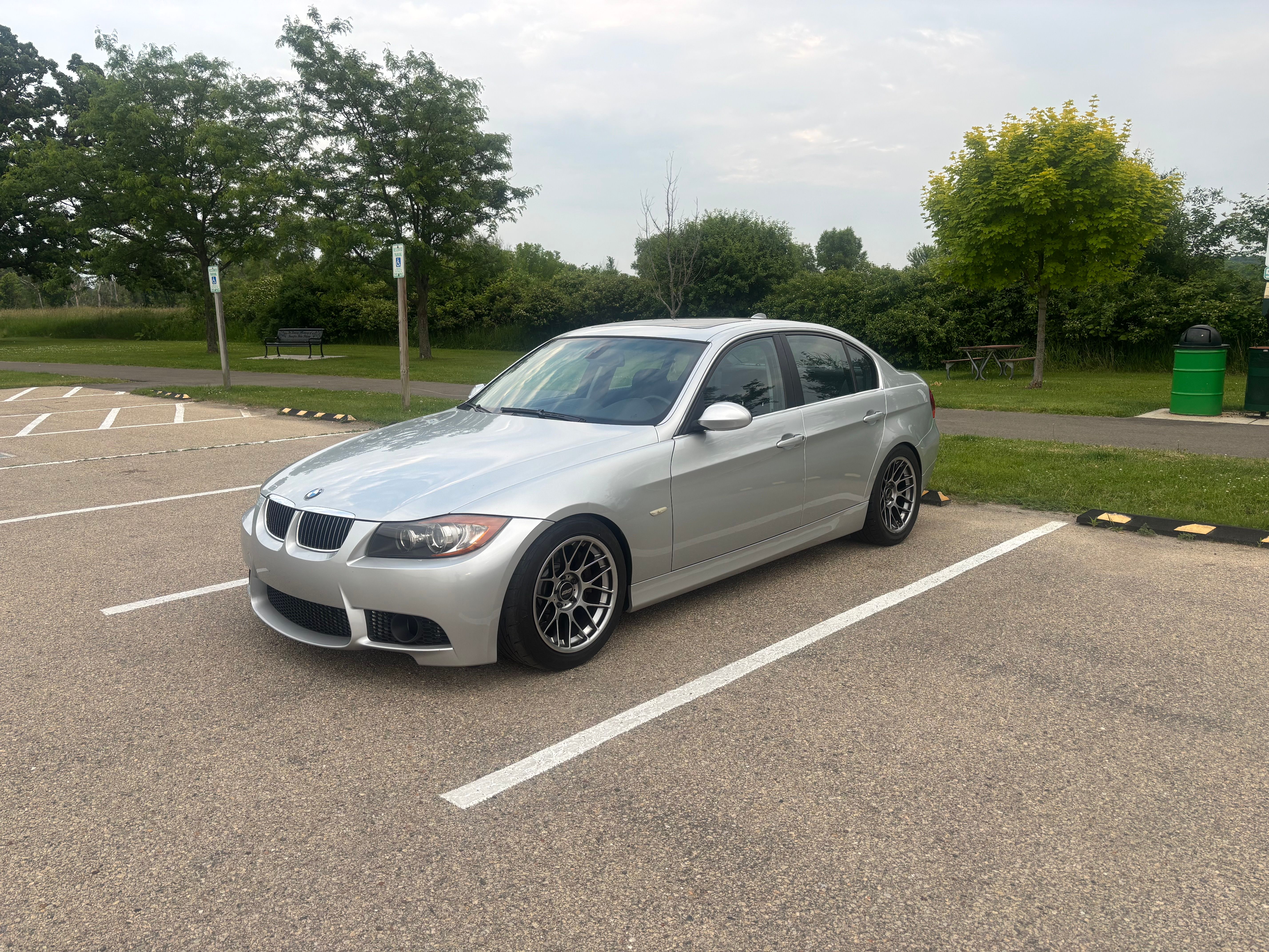 e r i38 BMW 3 Series with 17