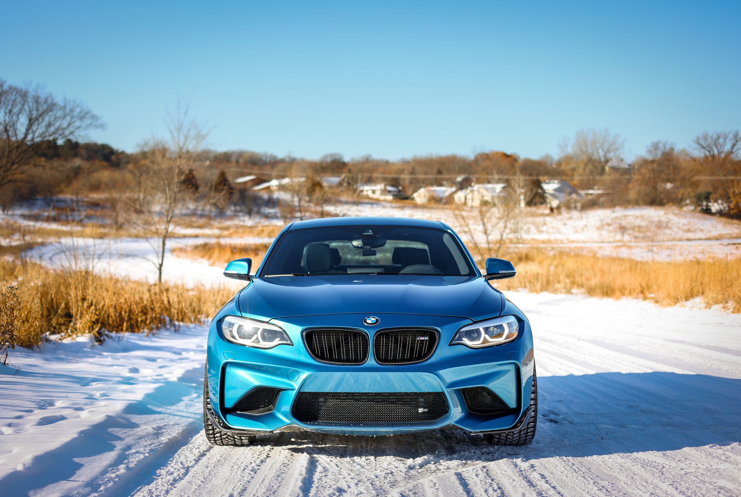 Blue BMW F87 M2 with 18" EC-7 Apex wheels in Anthracite
