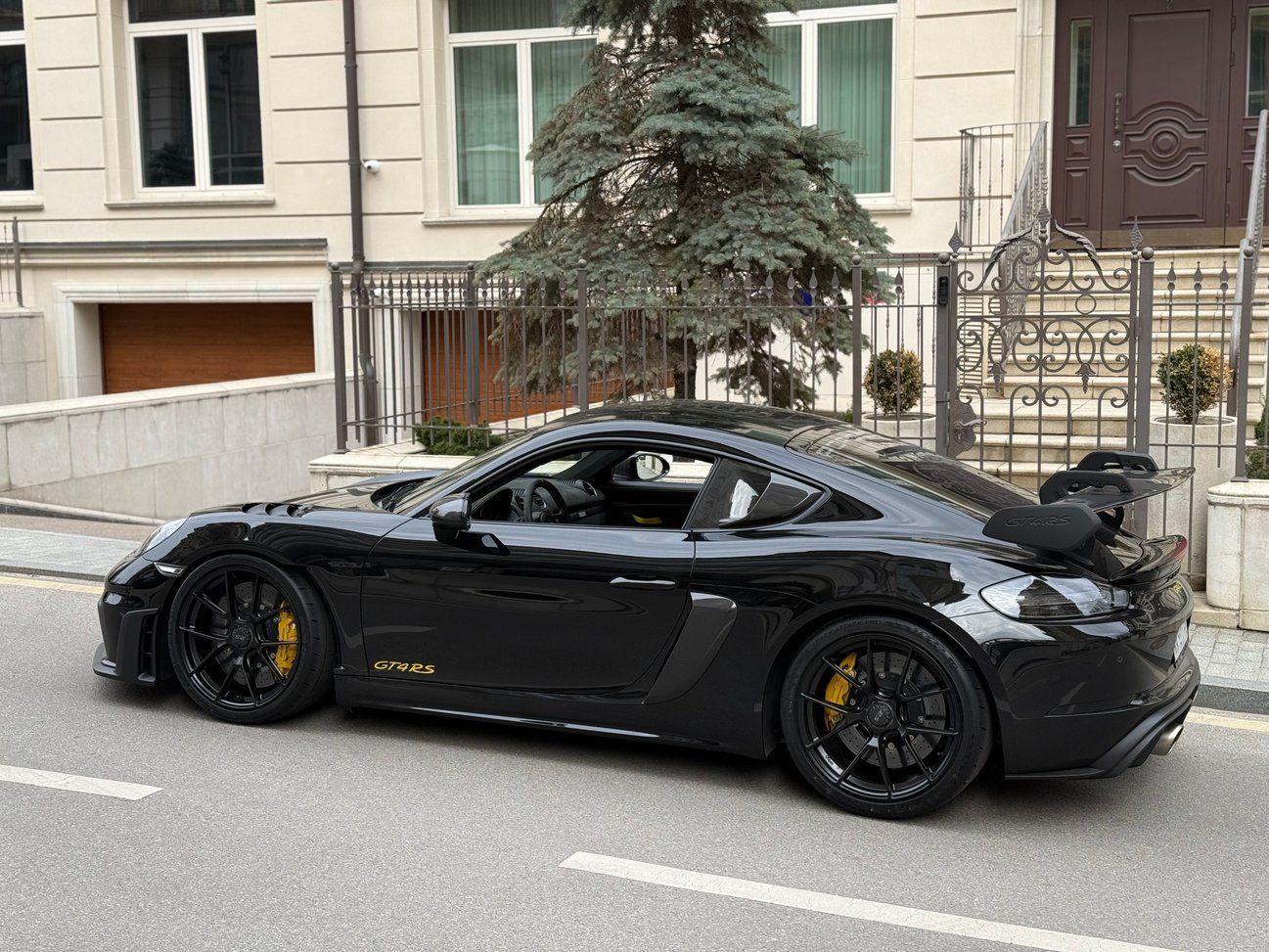 Black Porsche 718 Cayman GT4 RS with 20" VS-5RS Apex wheels in Satin Black