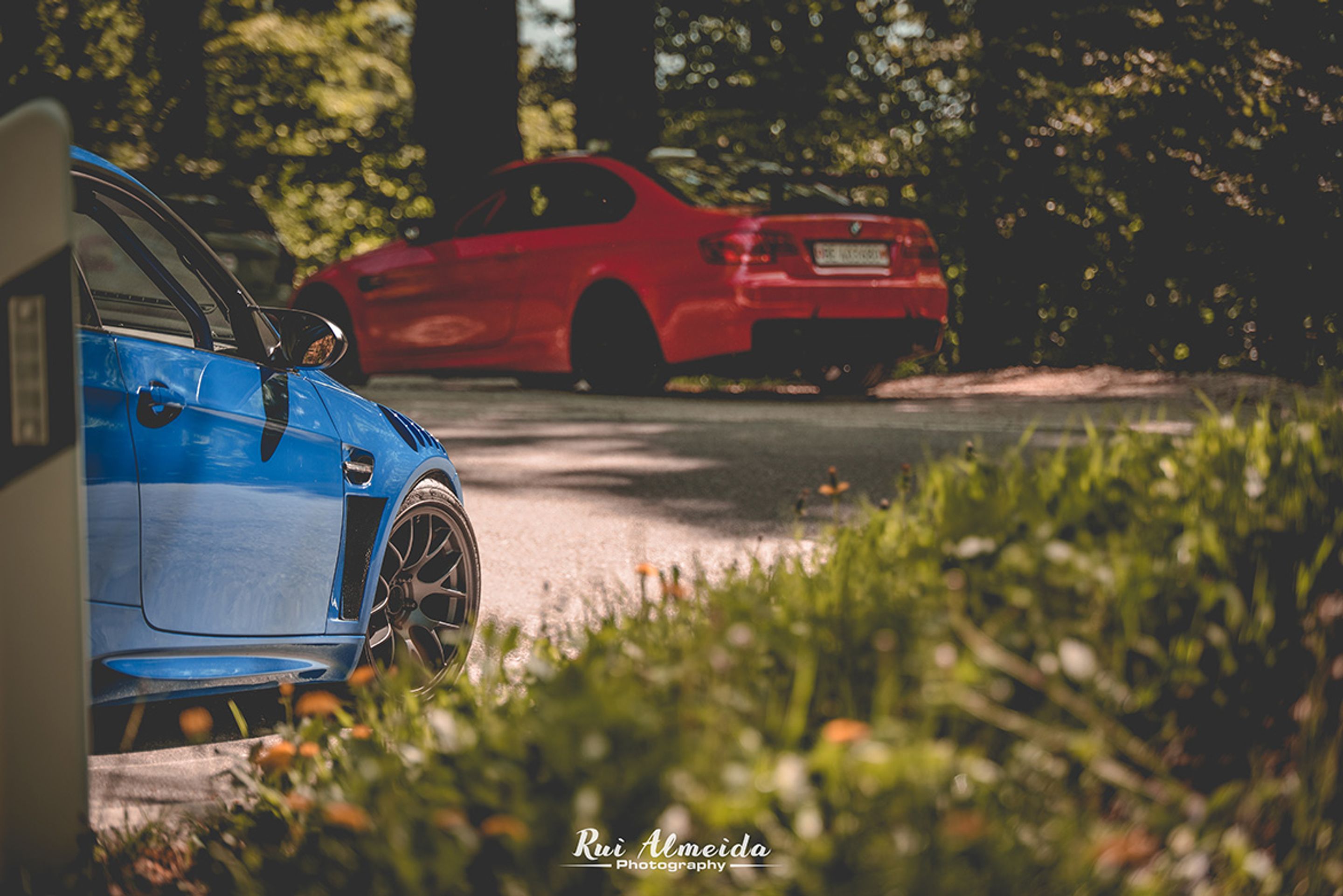 Blue BMW E92 Coupe M3 with 18" EC-7 Apex wheels in Satin Black