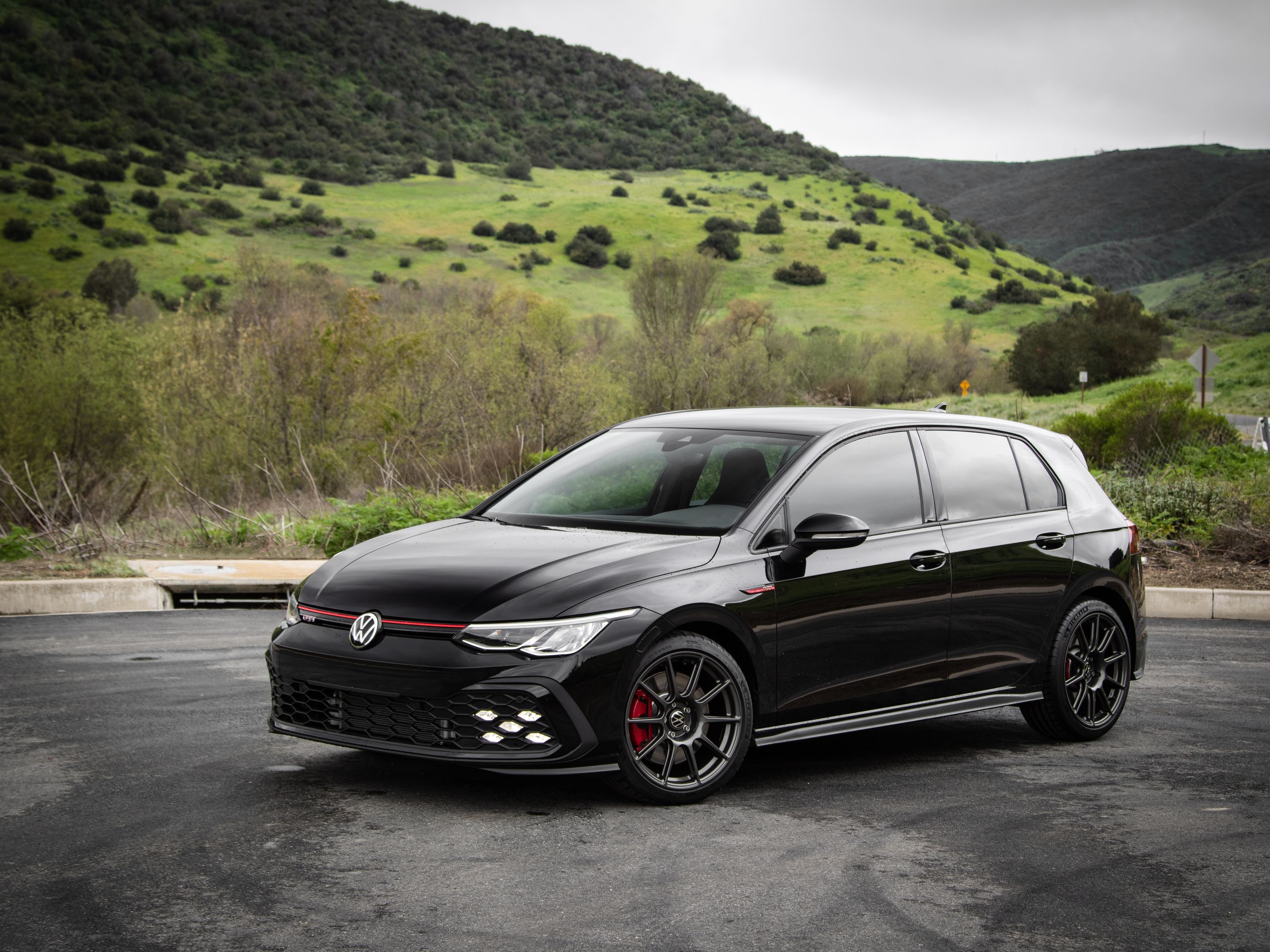 Black VW MK8 GTI with 18" SM-10 Apex wheels in Anthracite