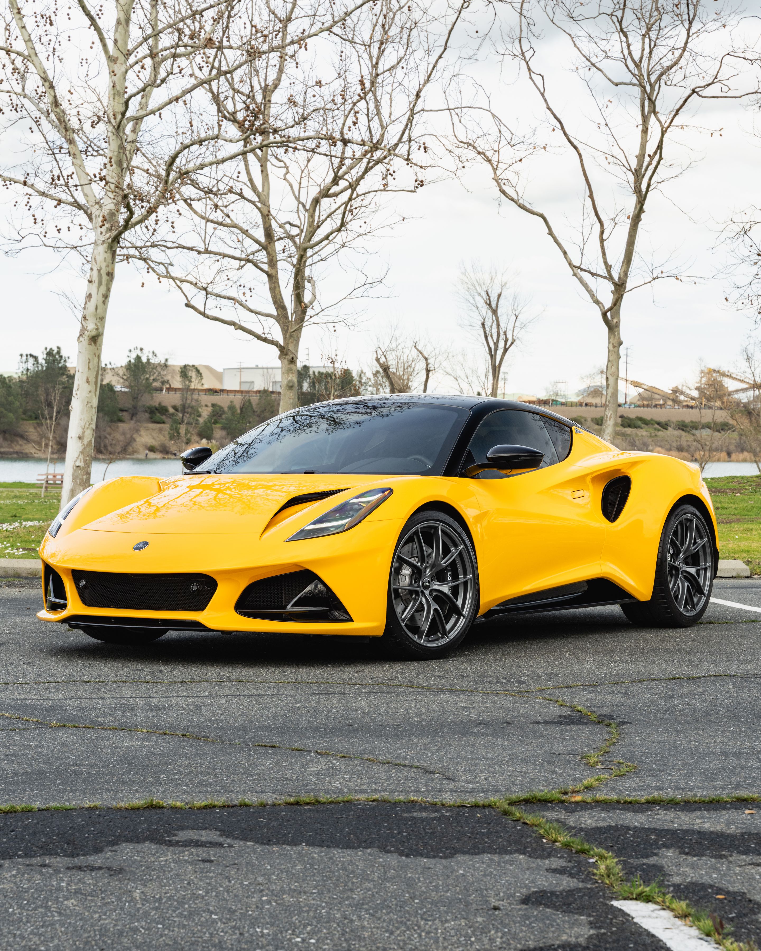 Yellow Lotus Emira with 20" VS-5RS Apex wheels in Anthracite