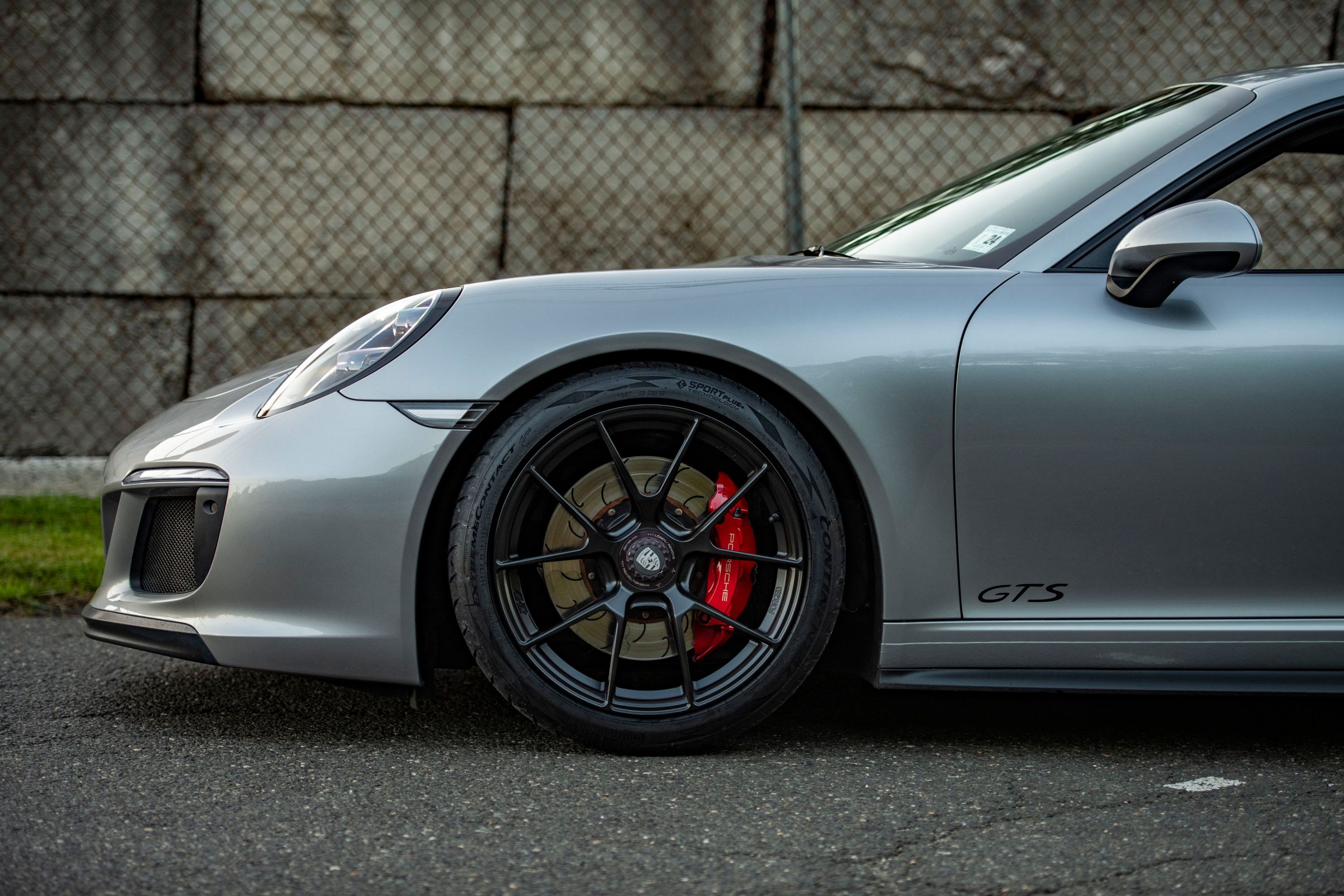 Grey Porsche 911 991.2 Carrera GTS with 19" VS-5RS Apex wheels in Satin Black