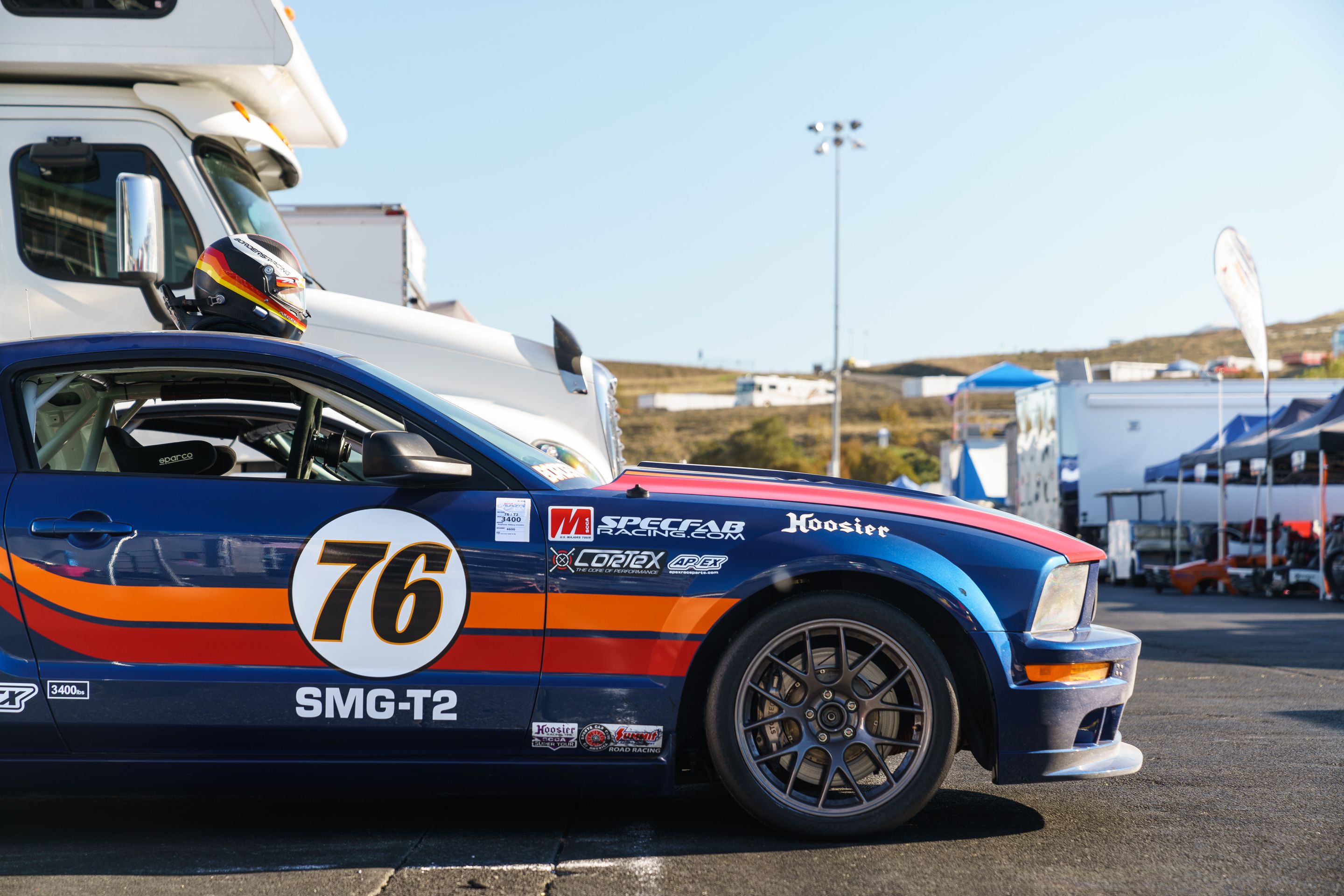 Blue Ford S197 Mustang GT with 18" EC-7 Apex wheels in Anthracite