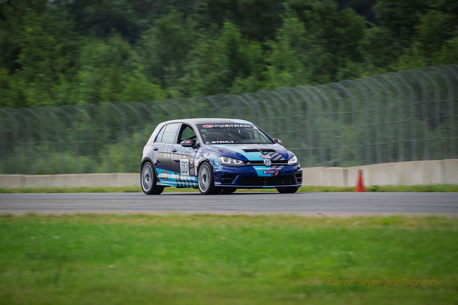 Race Livery VW MK7 Golf R with 18" SM-10 Apex wheels in Race Silver