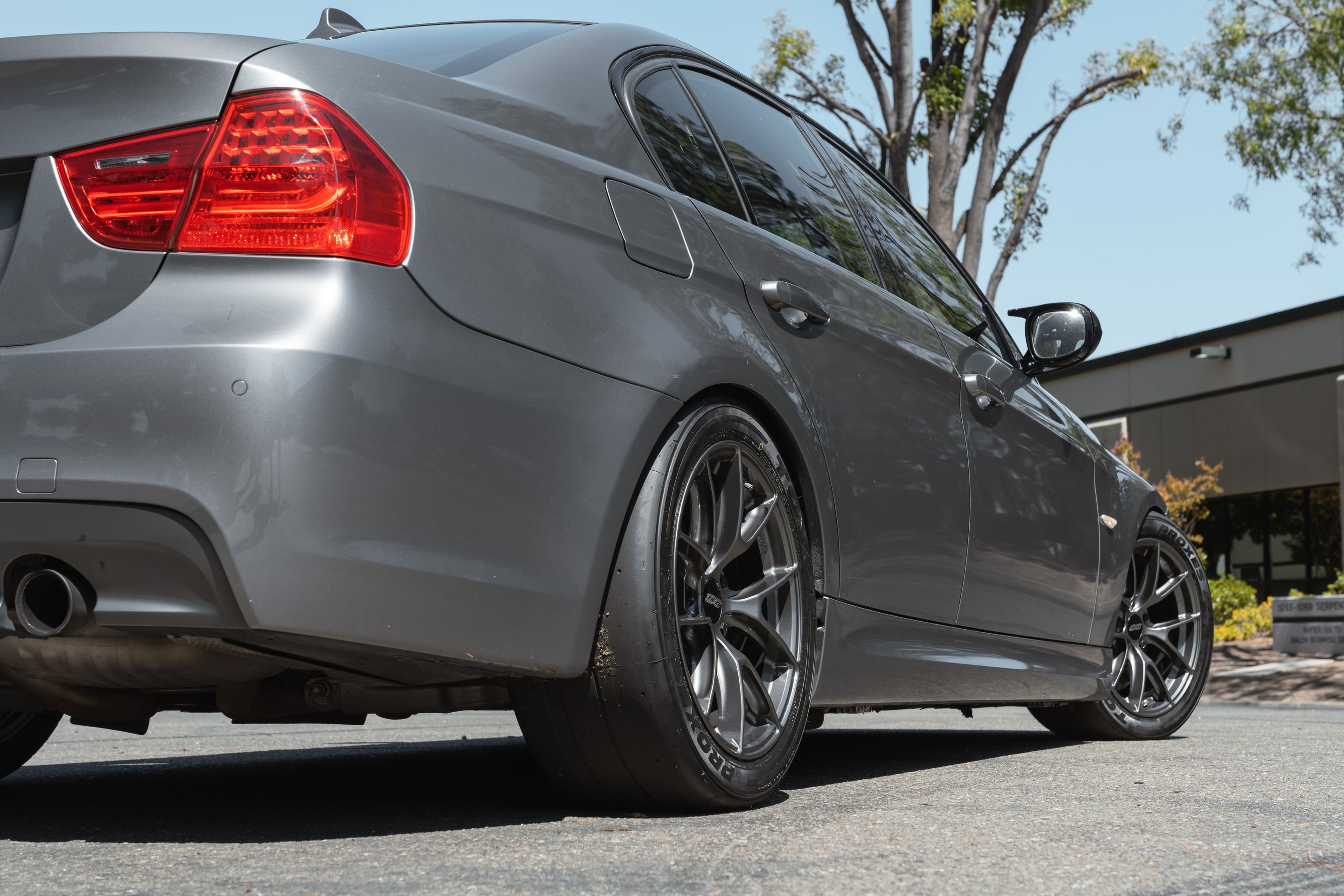 Grey BMW E90 LCI Sedan 3 Series with 17" VS-5RS Apex wheels in Anthracite