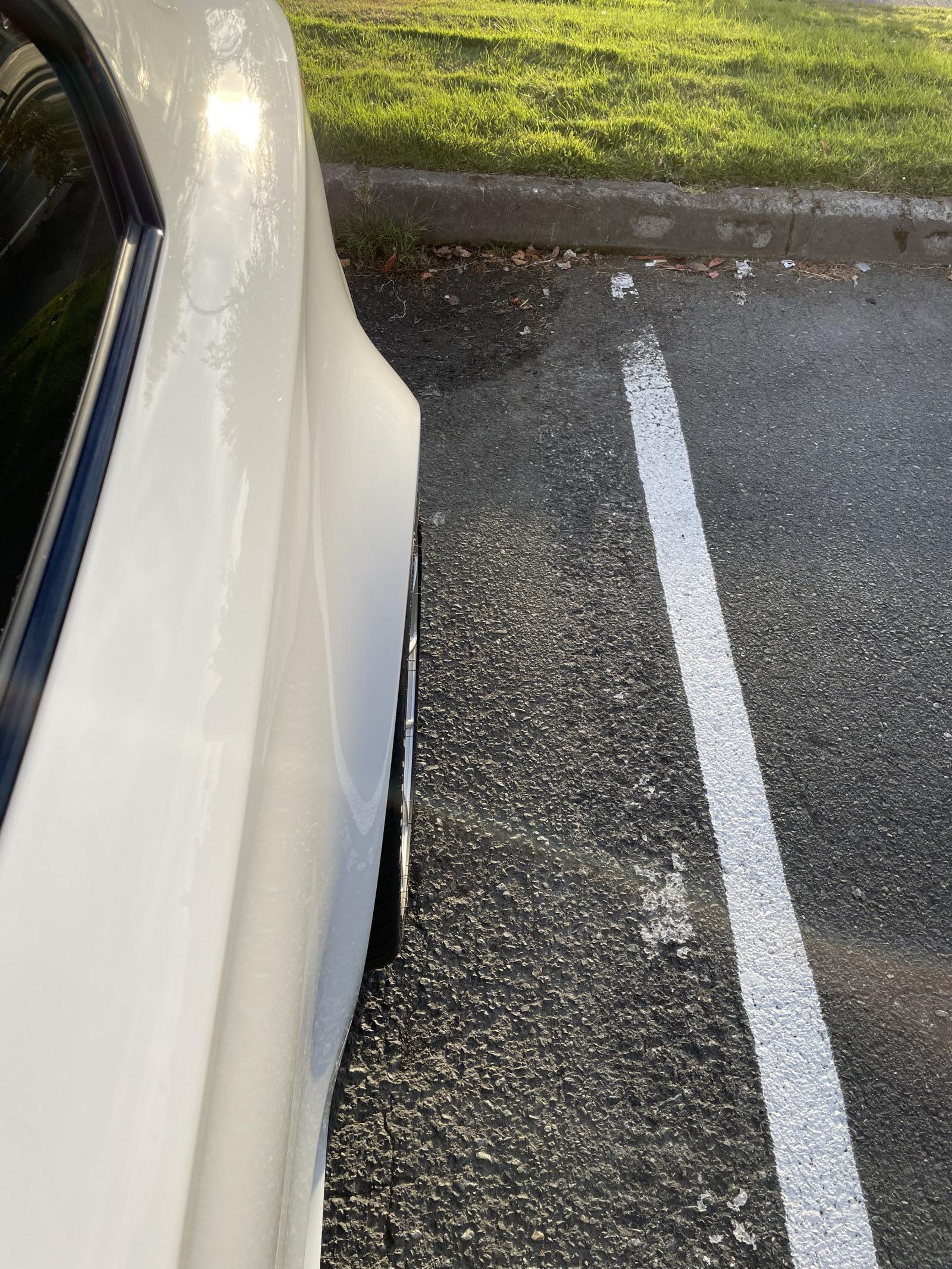 White BMW E82 1M with 18" VS-5RS Apex wheels in Brushed Clear