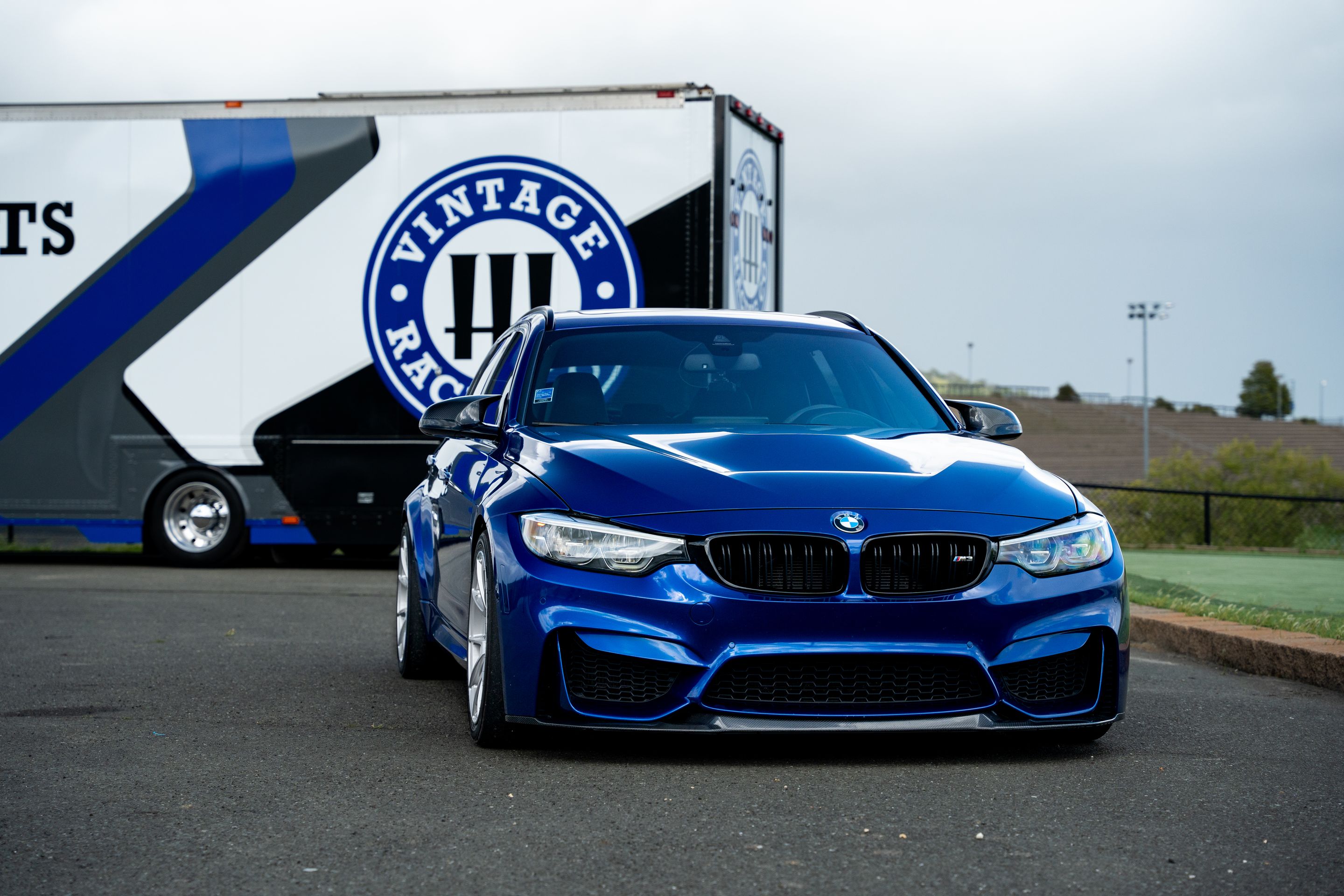 Blue BMW F80 M3 with 18" VS-5 Apex wheels in Race Silver