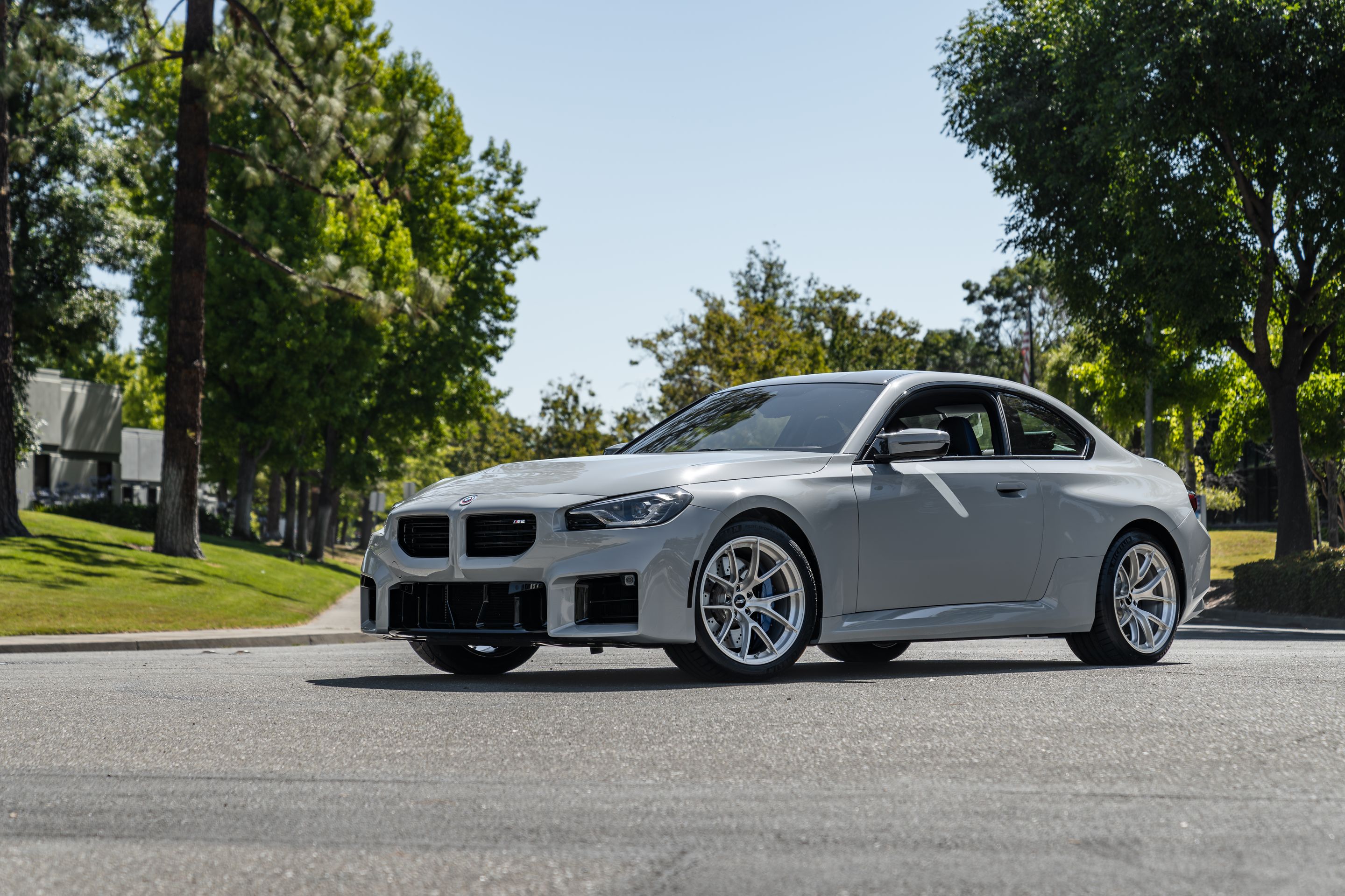 Grey BMW G87 M2 with 19" VS-5RS Apex wheels in Brushed Clear