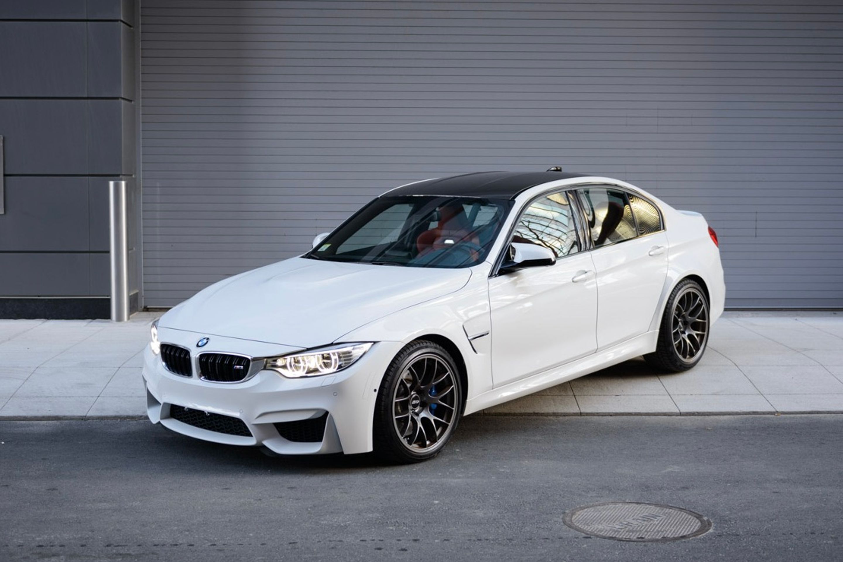 White BMW F80 M3 with 19" EC-7 Apex wheels in Anthracite