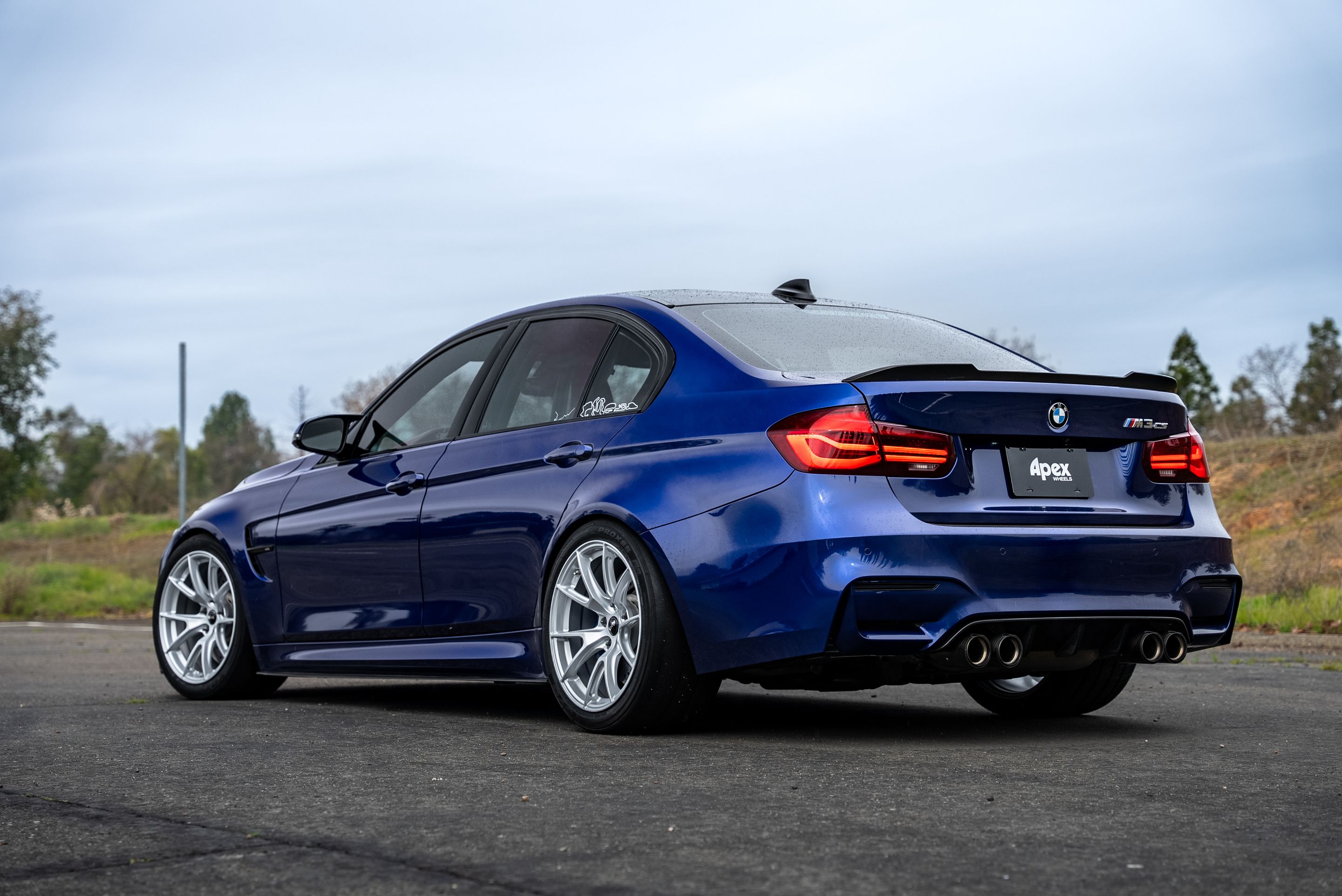 Blue BMW F80 M3 with 18" VS-5 Apex wheels in Race Silver
