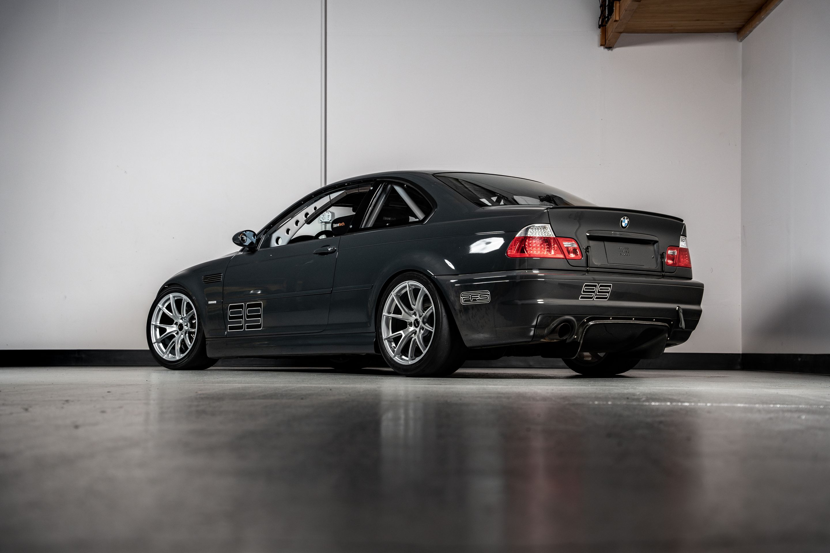 Grey BMW E46 M3 with 18" VS-5 Apex wheels in Race Silver