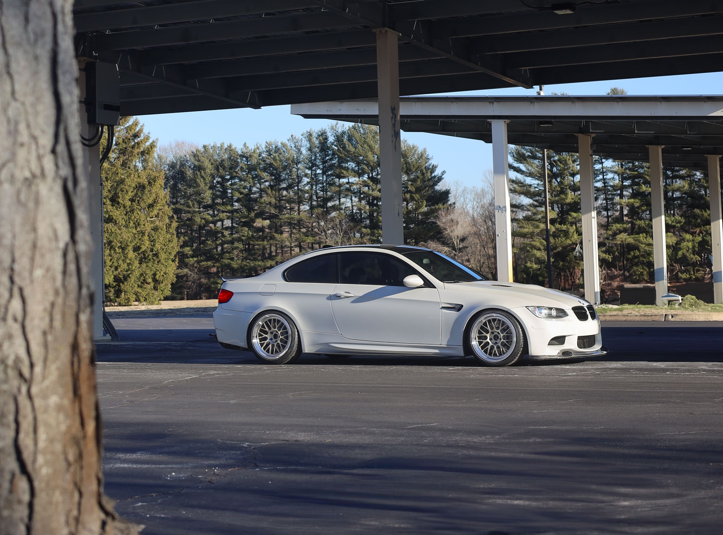 White BMW E92 Coupe M3 with 19" ML-10RT Apex wheels in Machined Lip Gloss Motorsport Gold