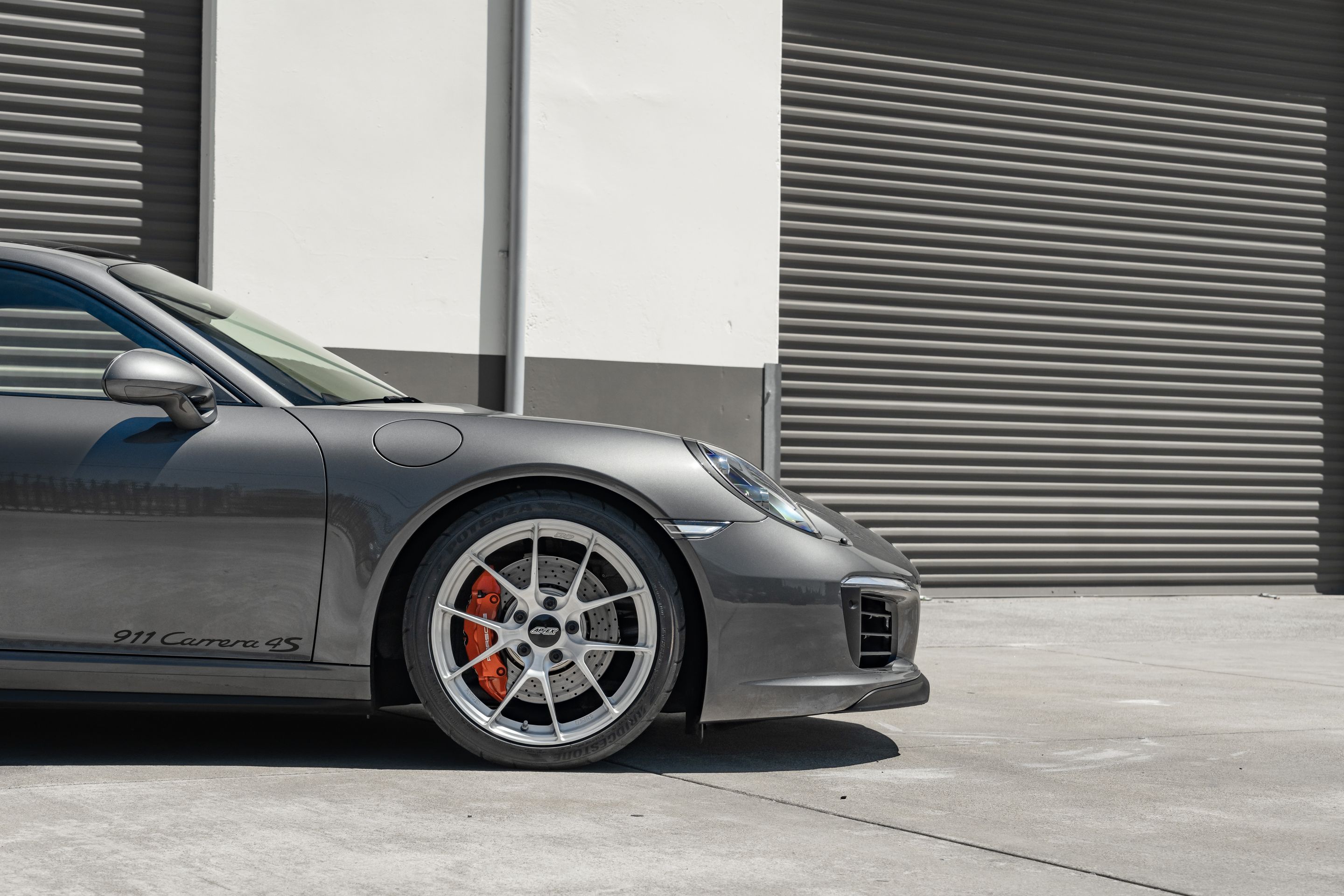 Grey Porsche 911 991.2 Carrera 4S with 19" VS-5RS Apex wheels in Brushed Clear