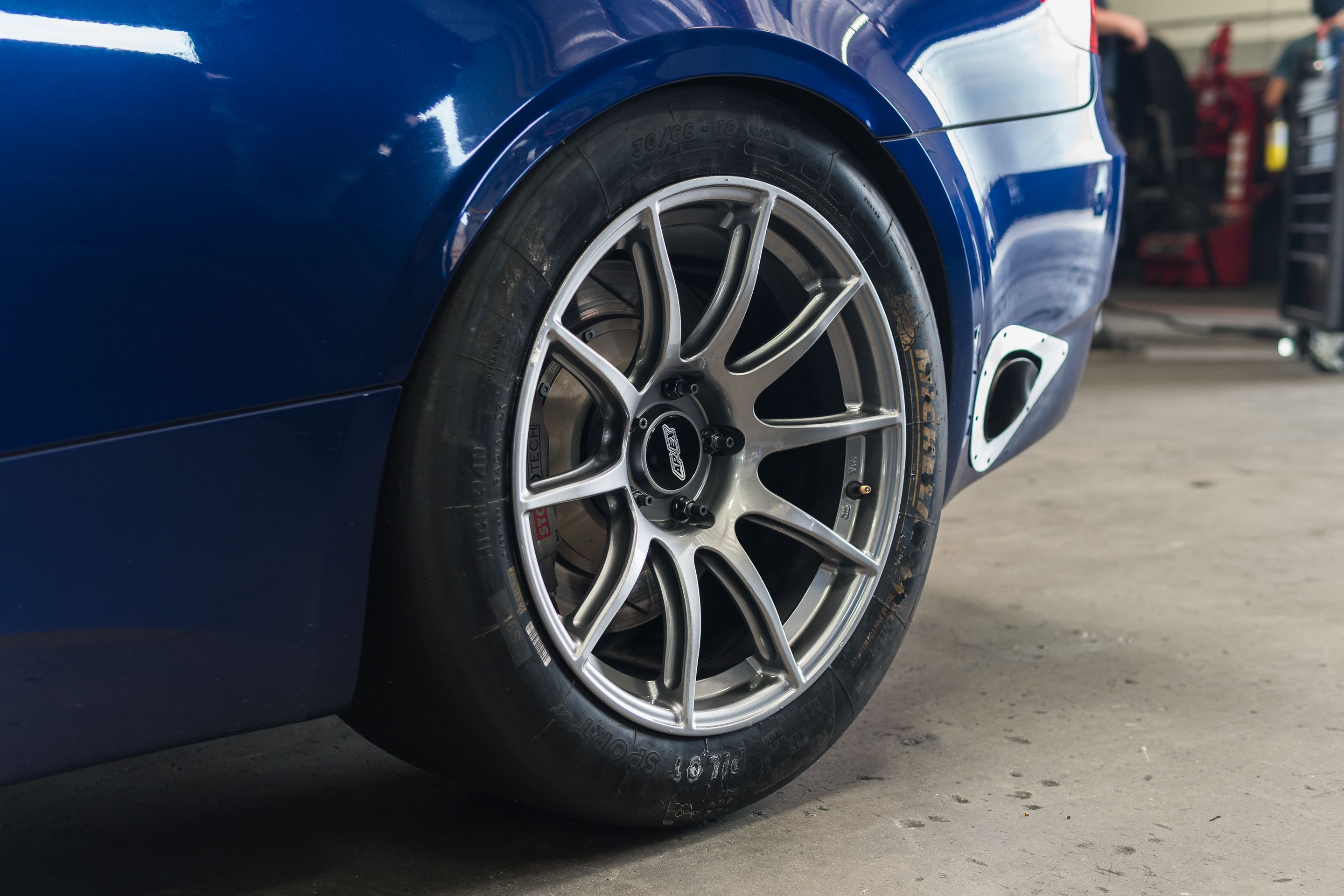 Blue BMW E92 Coupe M3 with 18" SM-10 Apex wheels in Anthracite