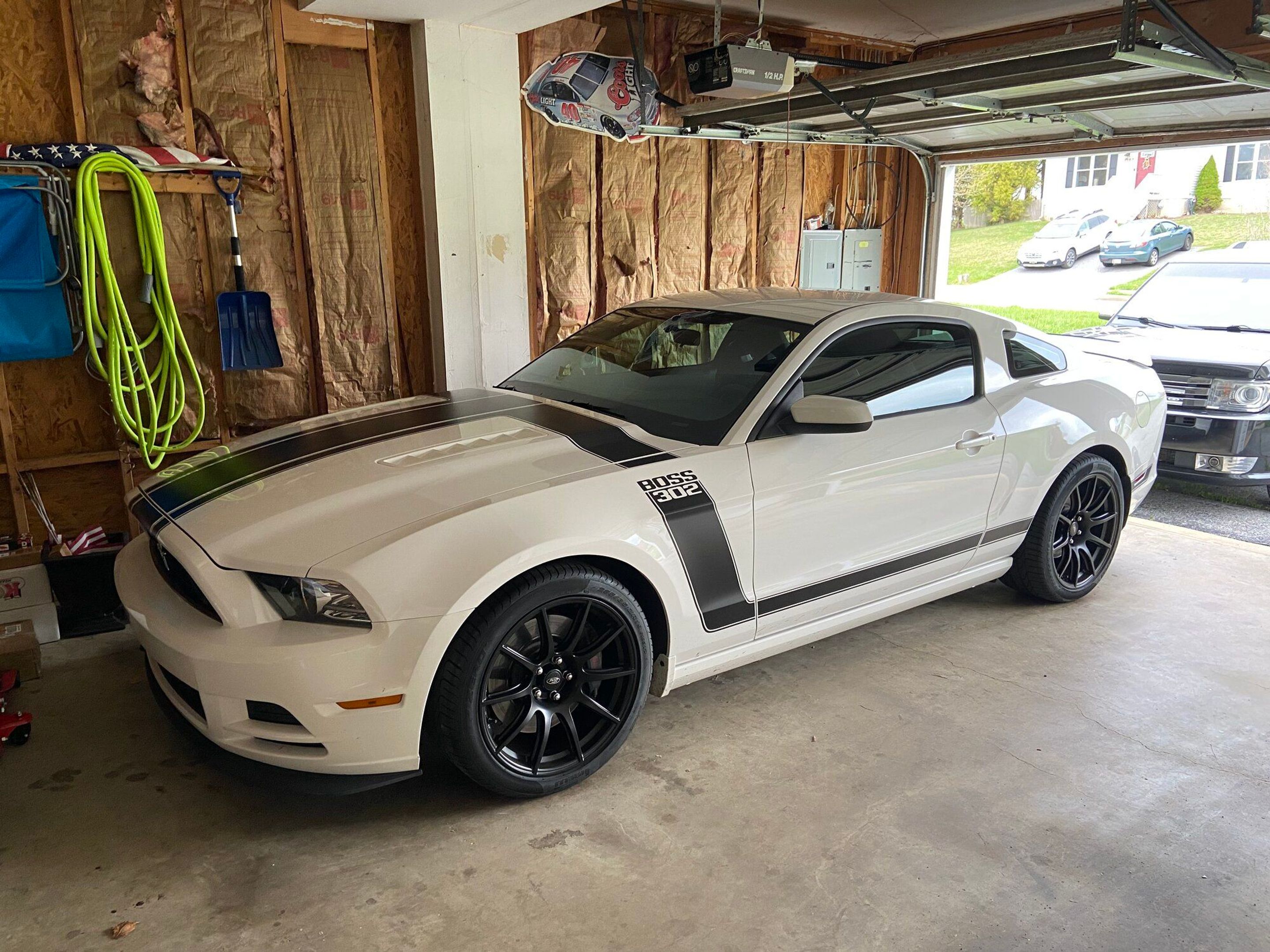 White Ford S197 Mustang Boss 302 with 19" SM-10 Apex wheels in Satin Black