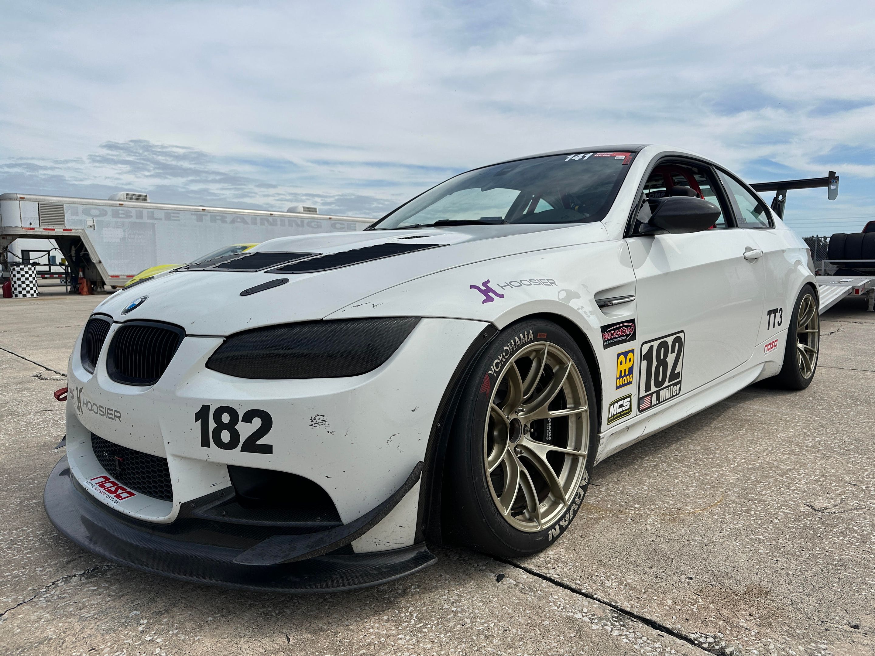 White BMW E92 Coupe M3 with 18" VS-5RS Apex wheels in Motorsport Gold
