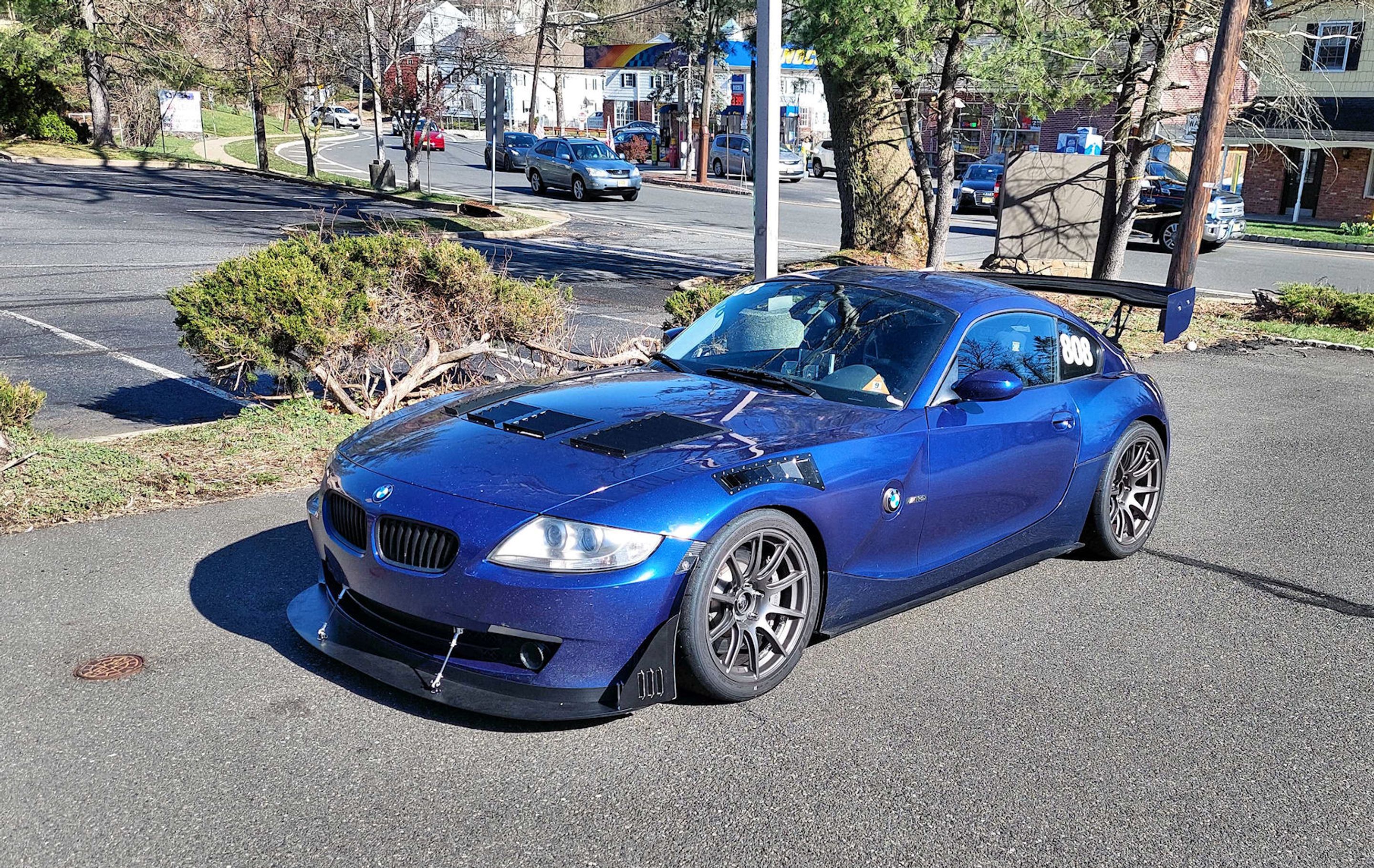 Blue BMW E86 Coupe Z4 with 18" SM-10 Apex wheels in Anthracite