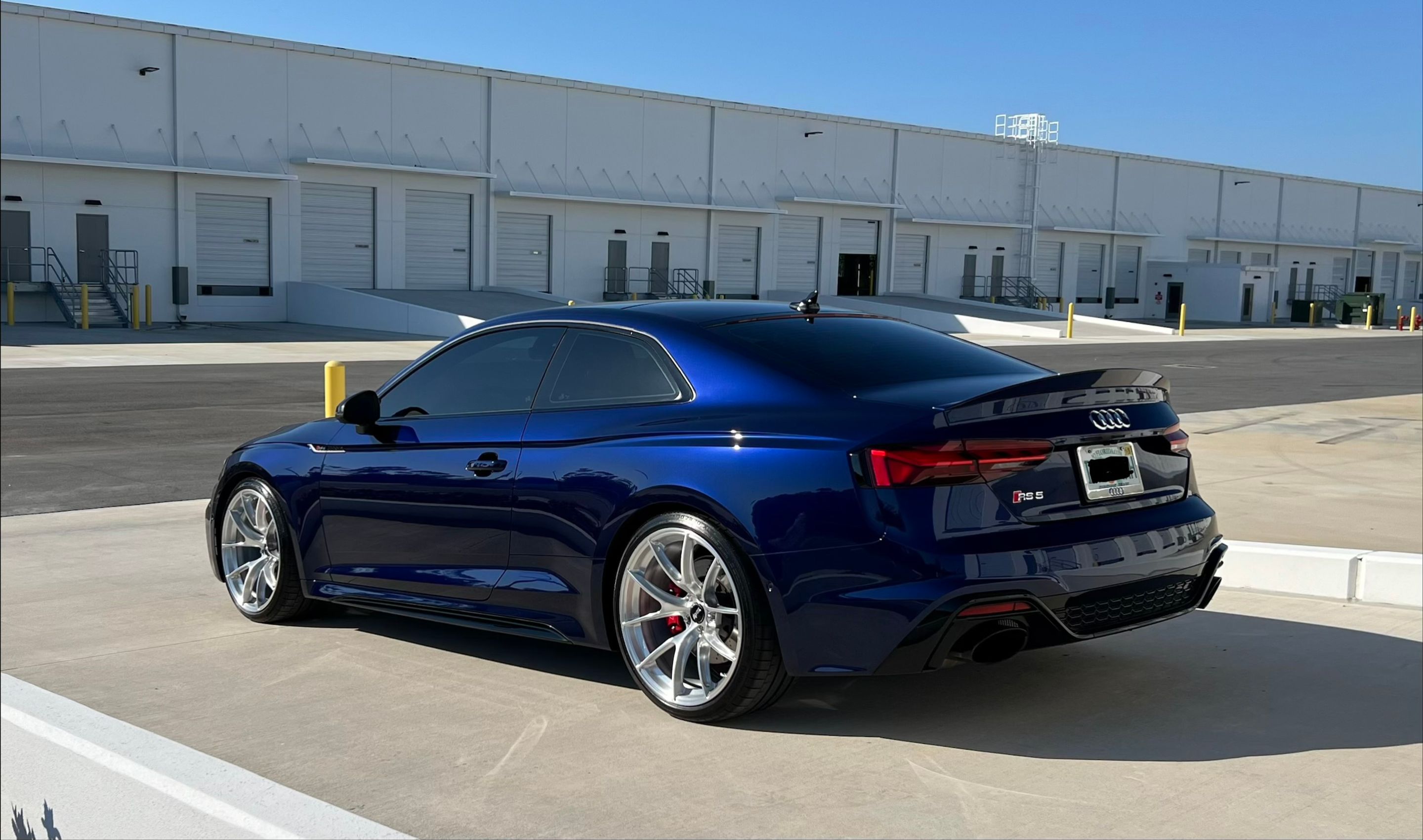 Blue Audi B9 RS 5 Coupe with 20" VS-5RS Apex wheels in Brushed Clear