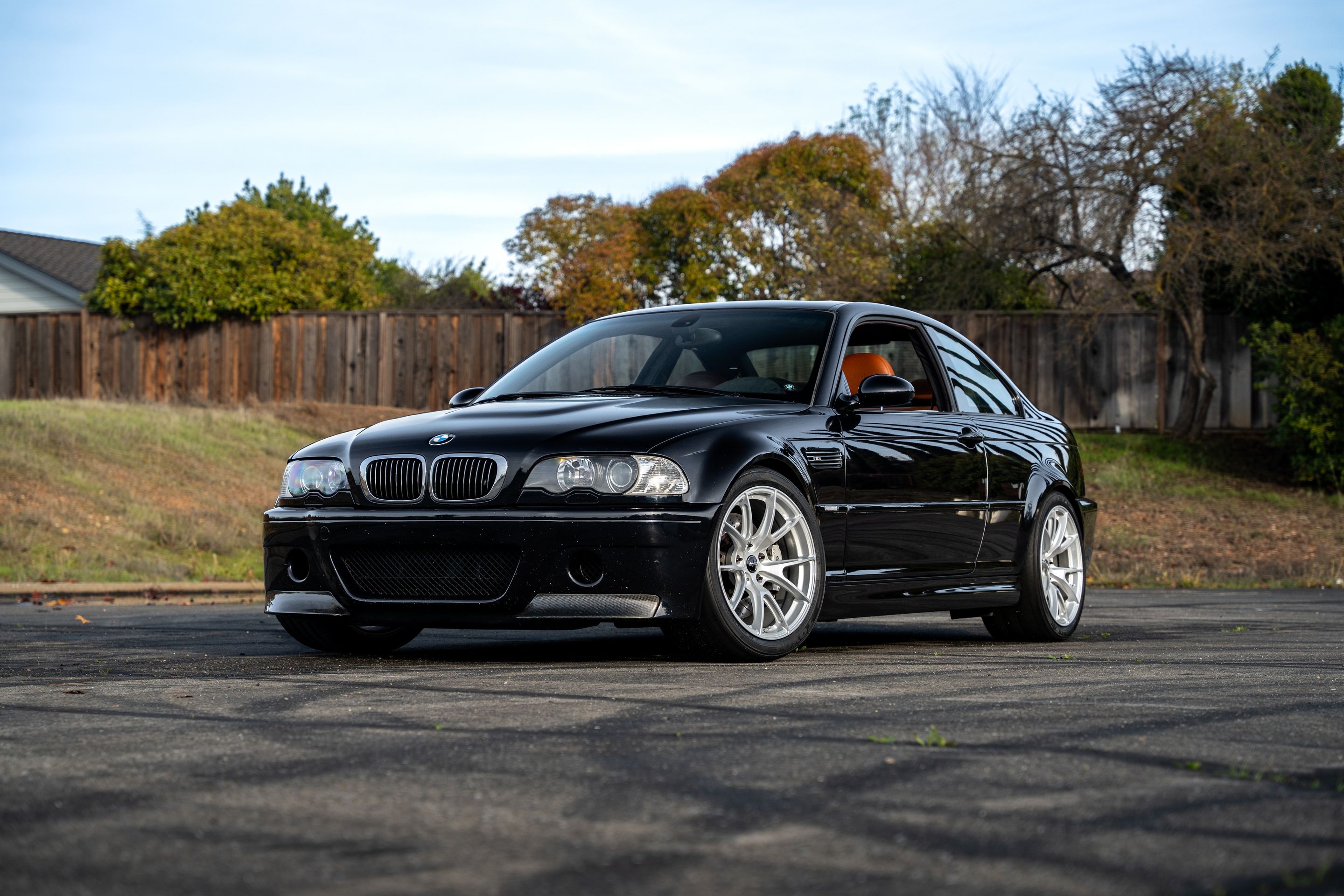 Black BMW E46 M3 with 18" VS-5 Apex wheels in Race Silver
