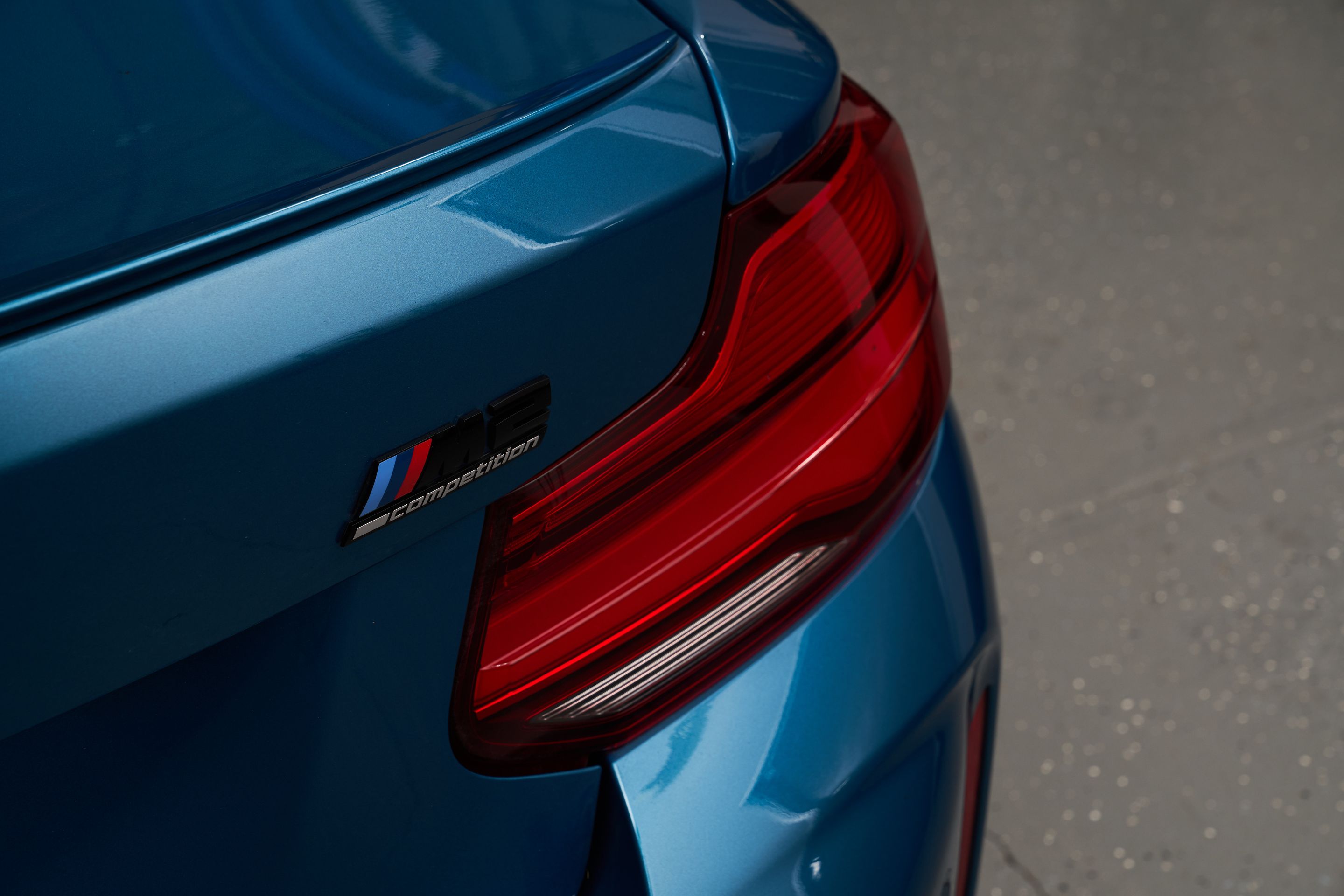 Blue BMW F87 M2 with 19" EC-7 Apex wheels in Race Silver