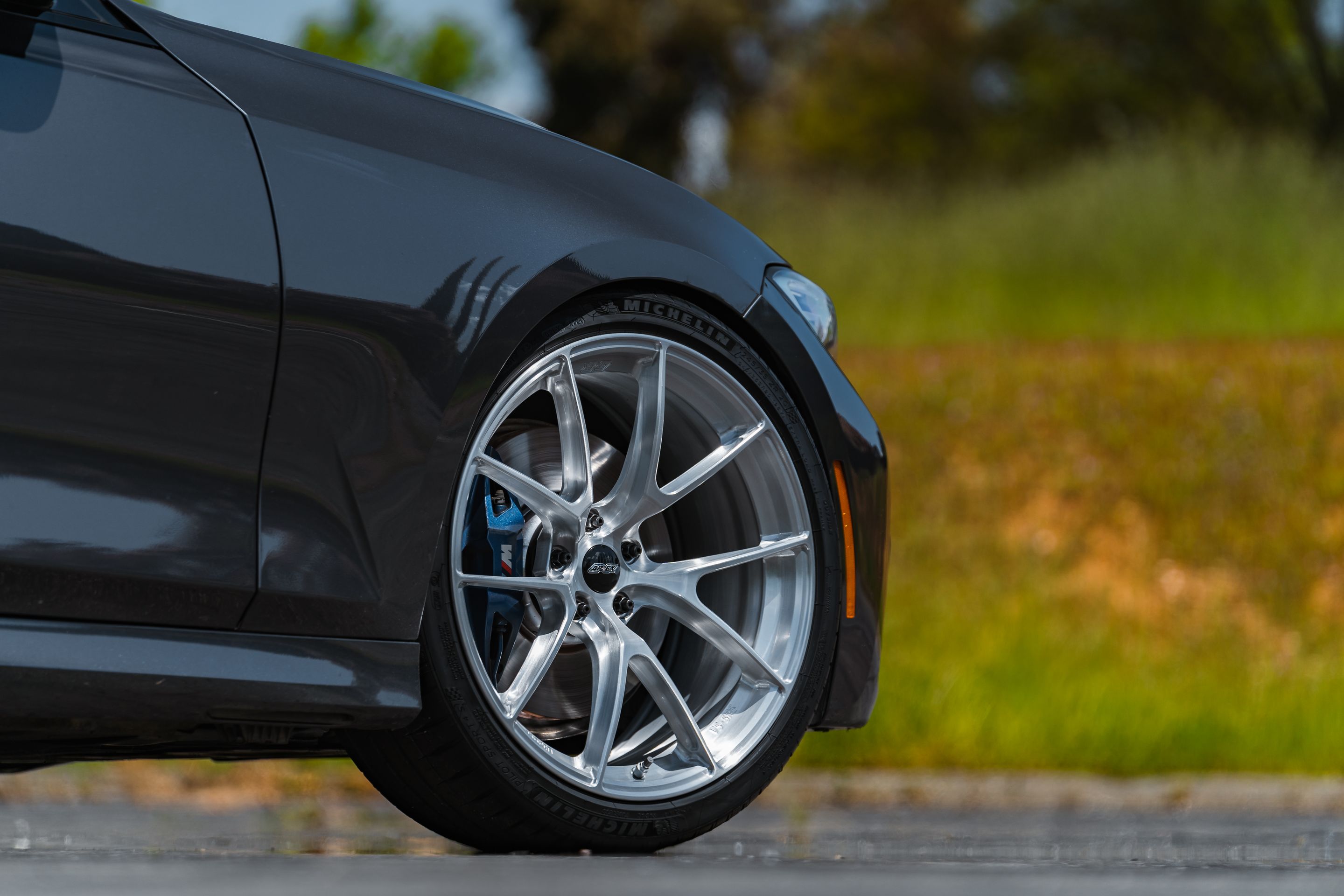 Grey BMW G20 Sedan 3 Series with 20" VS-5RS Apex wheels in Brushed Clear