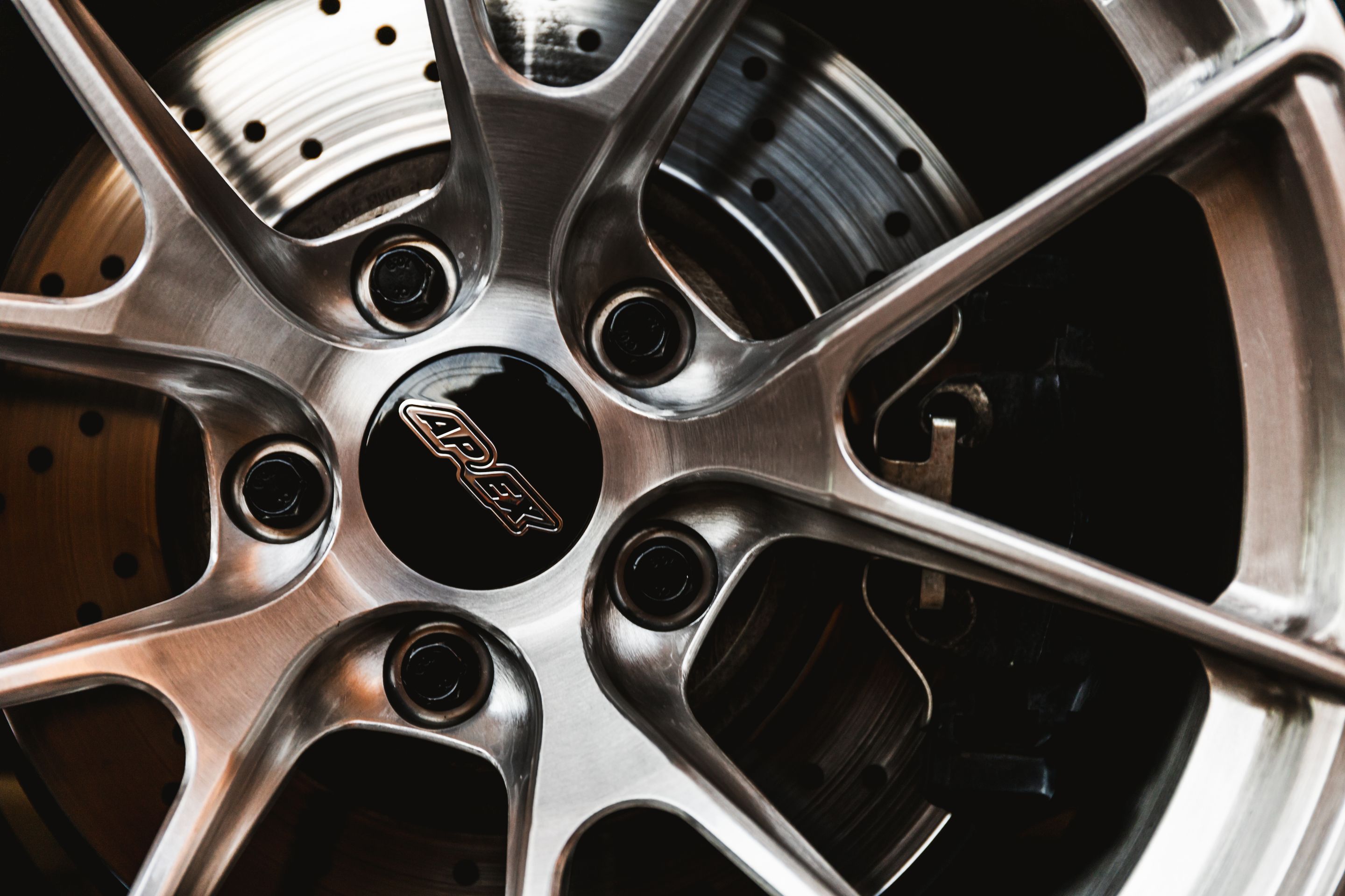 White BMW E92 Coupe M3 with 18" VS-5RS Apex wheels in Brushed Clear