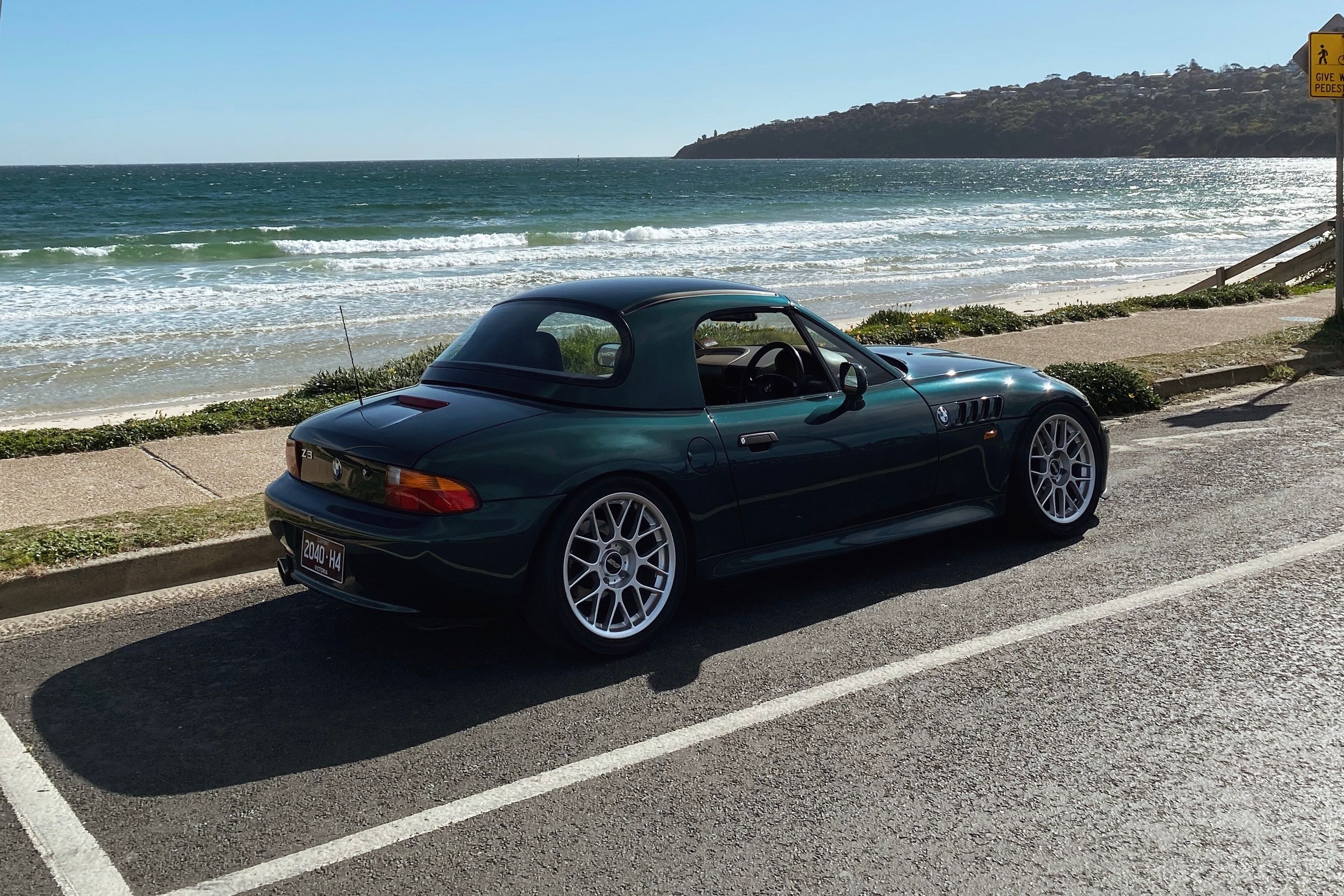 Green BMW E36/7 Roadster Z3 with 17" ARC-8 Apex wheels in Hyper Silver