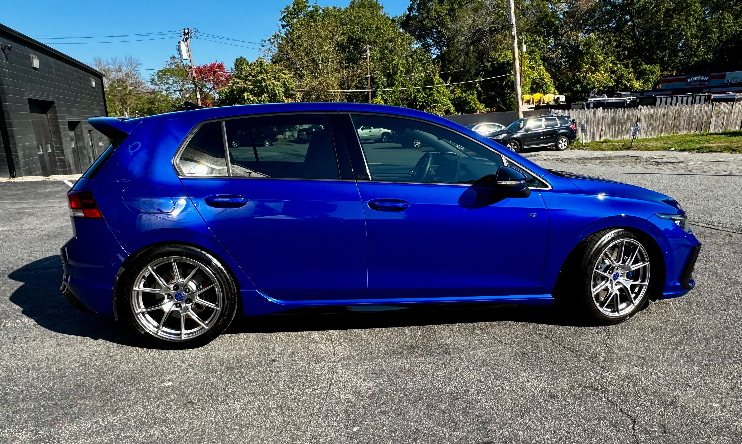 Blue VW MK8 Golf R with 18" VS-5 Apex wheels in Hyper Black