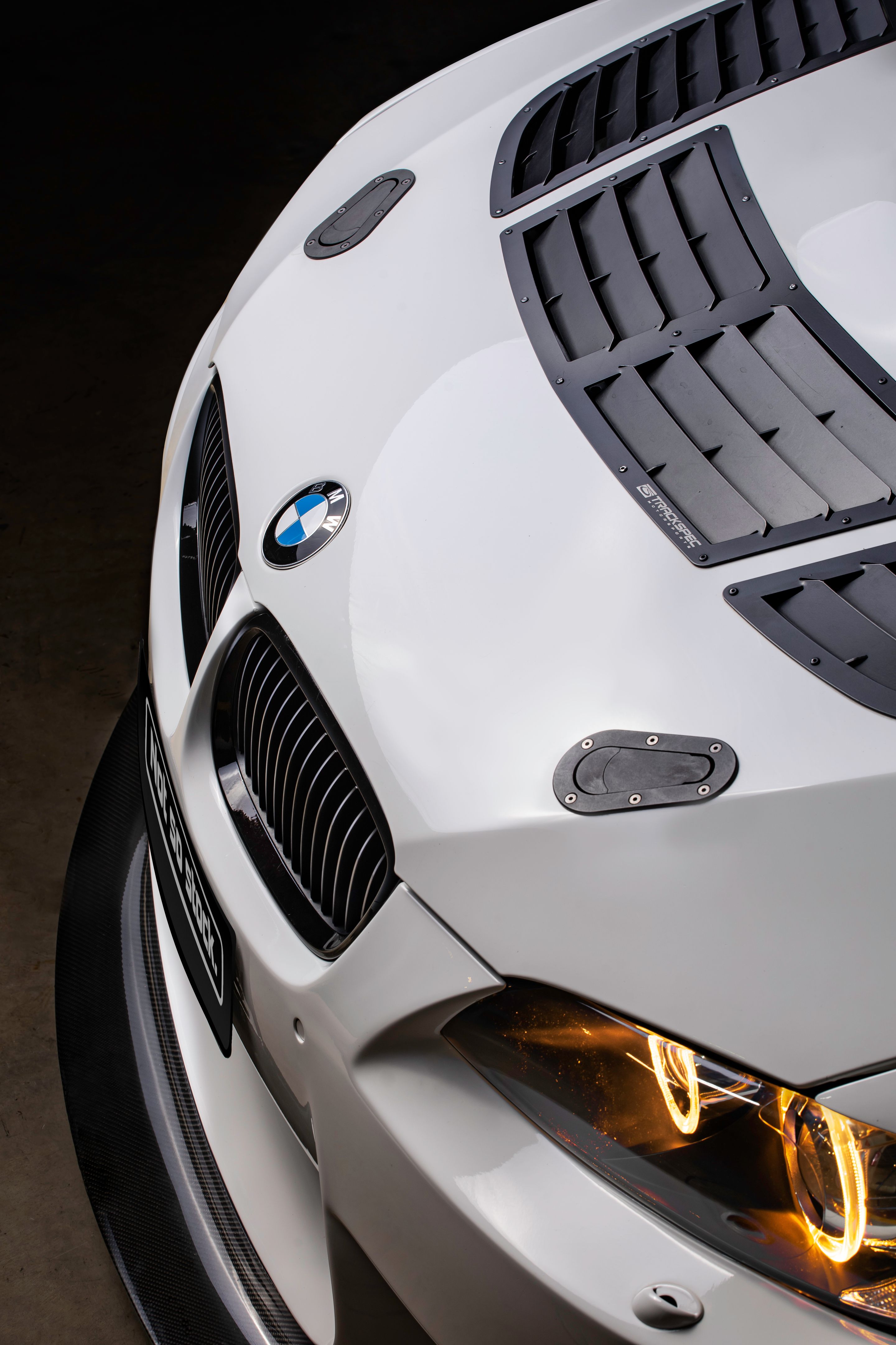 White BMW E92 Coupe M3 with 18" ARC-8 Apex wheels in Hyper Silver