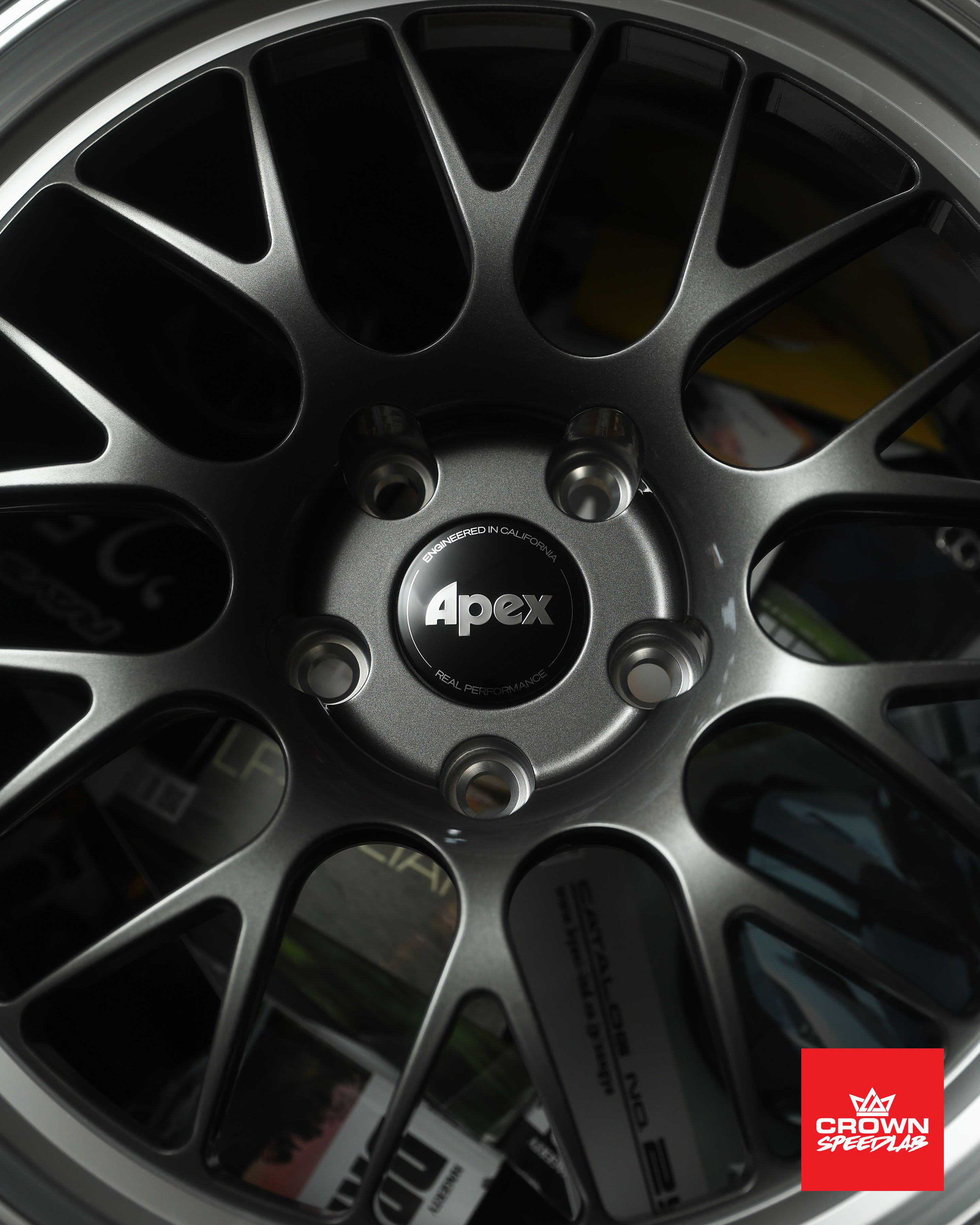 Silver Chevrolet C7 Corvette Z06 with 19"/20" ML-10RT Apex wheels in Machined Lip Anthracite