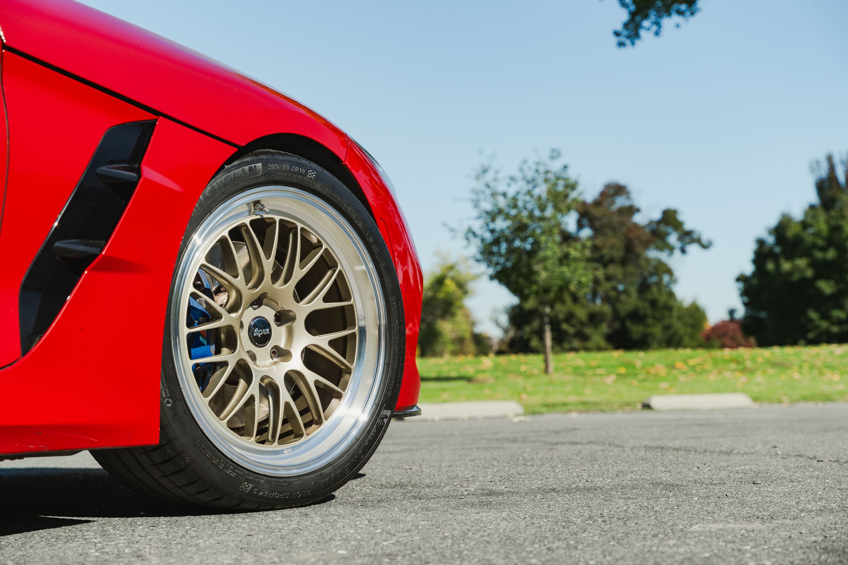 Red BMW G29 Z4 with 19" ML-10RT Apex wheels in Machined Lip Gloss Motorsport Gold