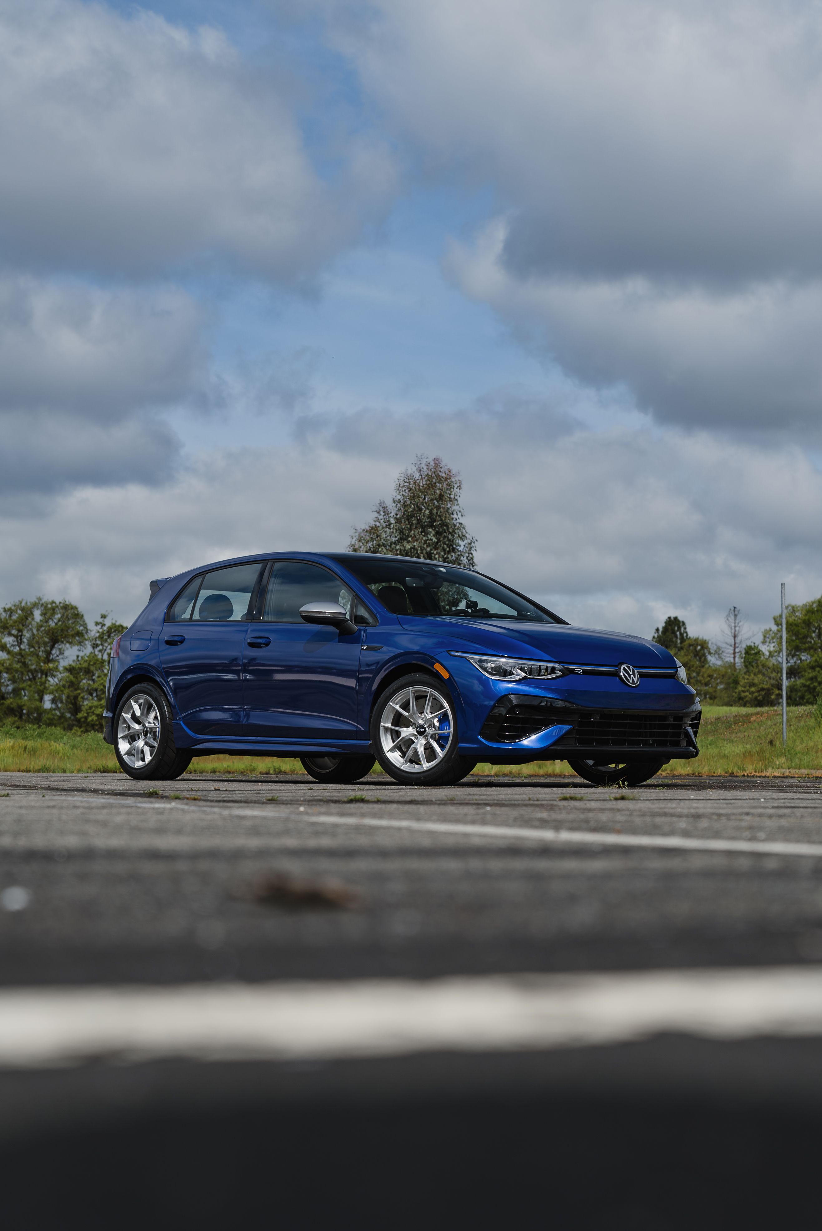 Blue VW MK8 Golf R with 17" VS-5RS Apex wheels in Brushed Clear