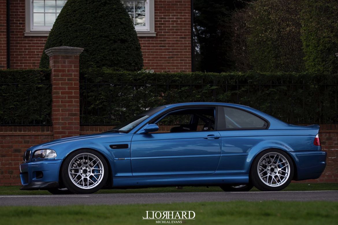 Blue BMW E46 M3 with 18" ARC-8 Apex wheels in Hyper Silver