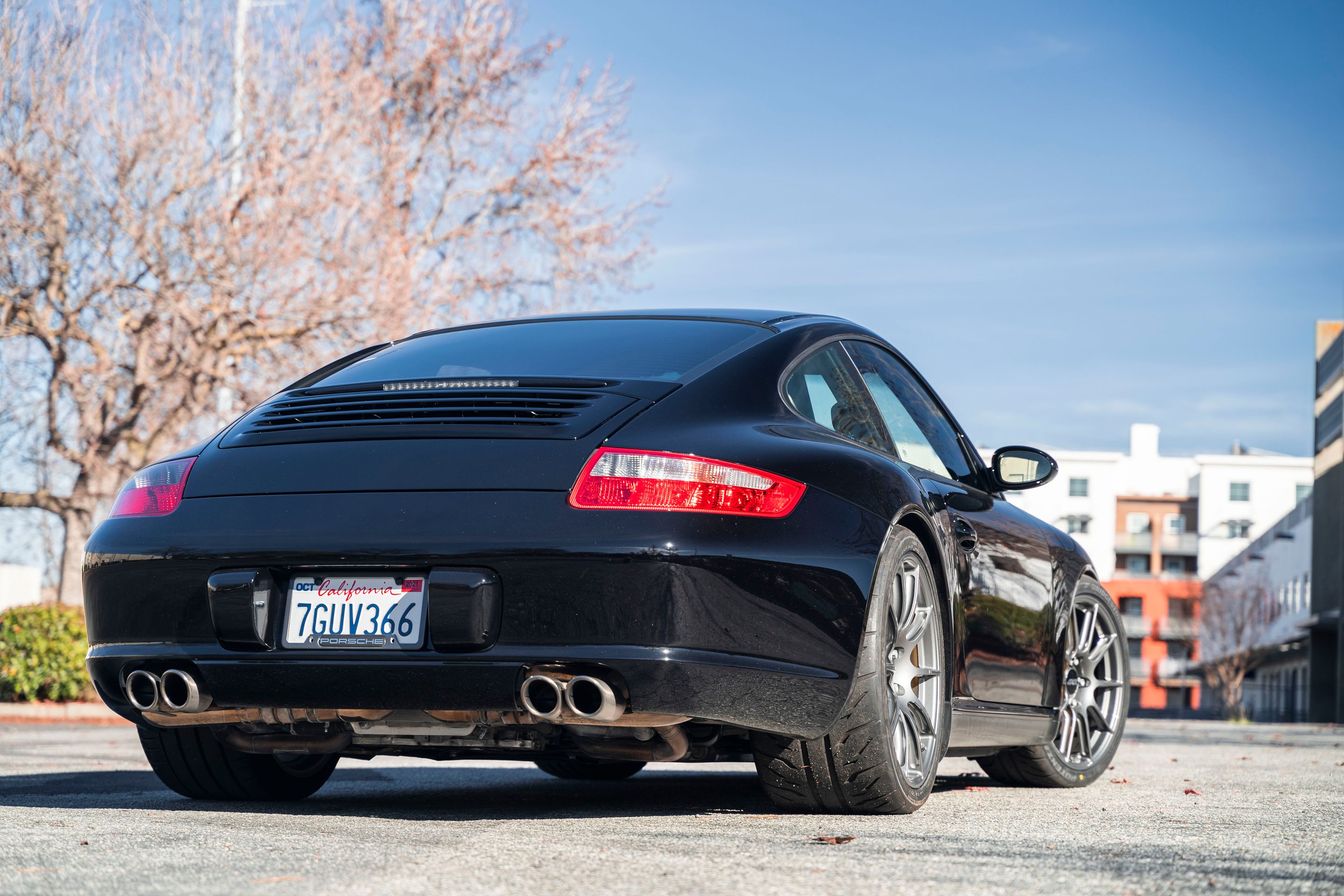 Black Porsche 911 997 Carrera S with 19" SM-10 Apex wheels in Anthracite