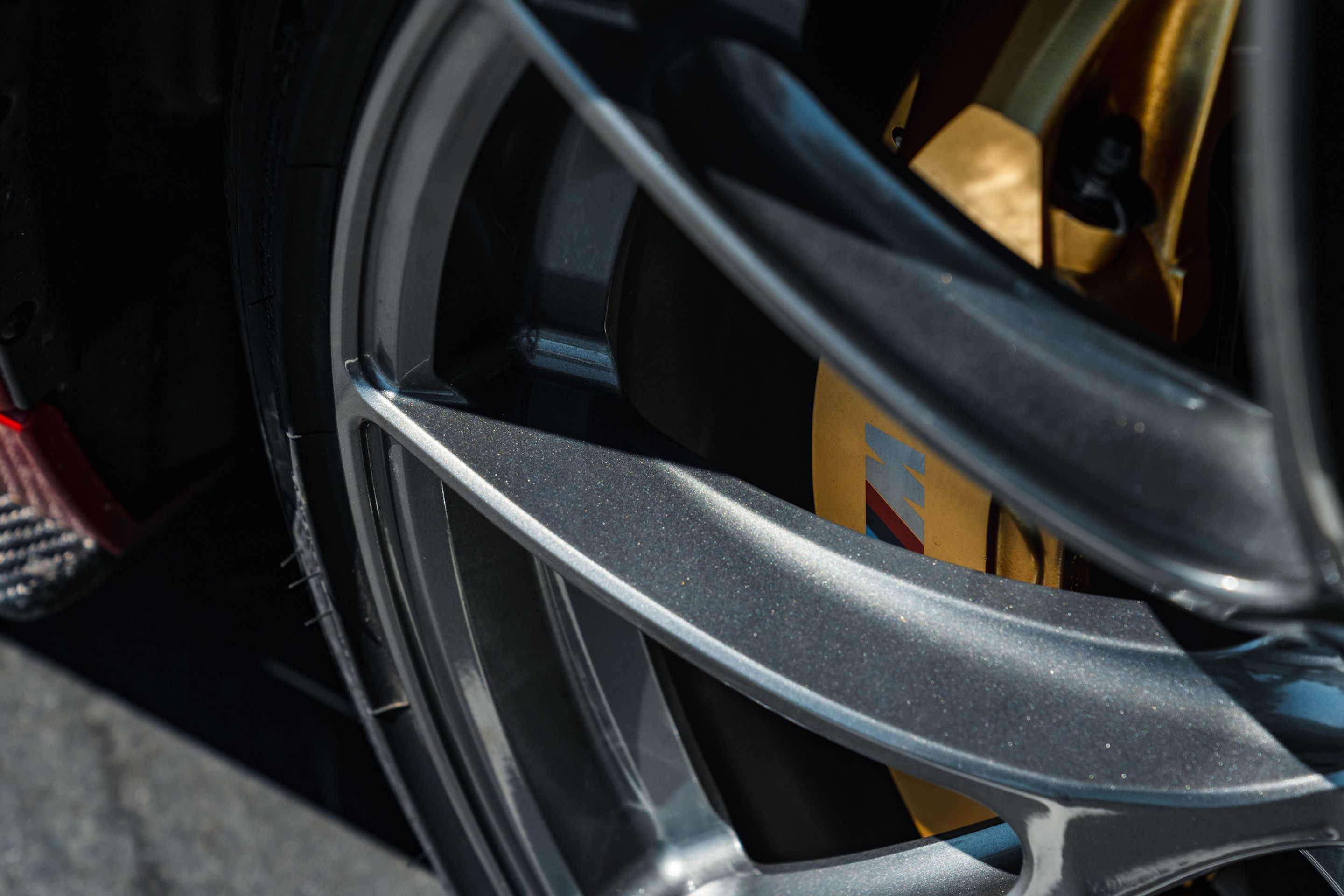 Red BMW F80 M3 with 20" VS-5RS Apex wheels in Anthracite