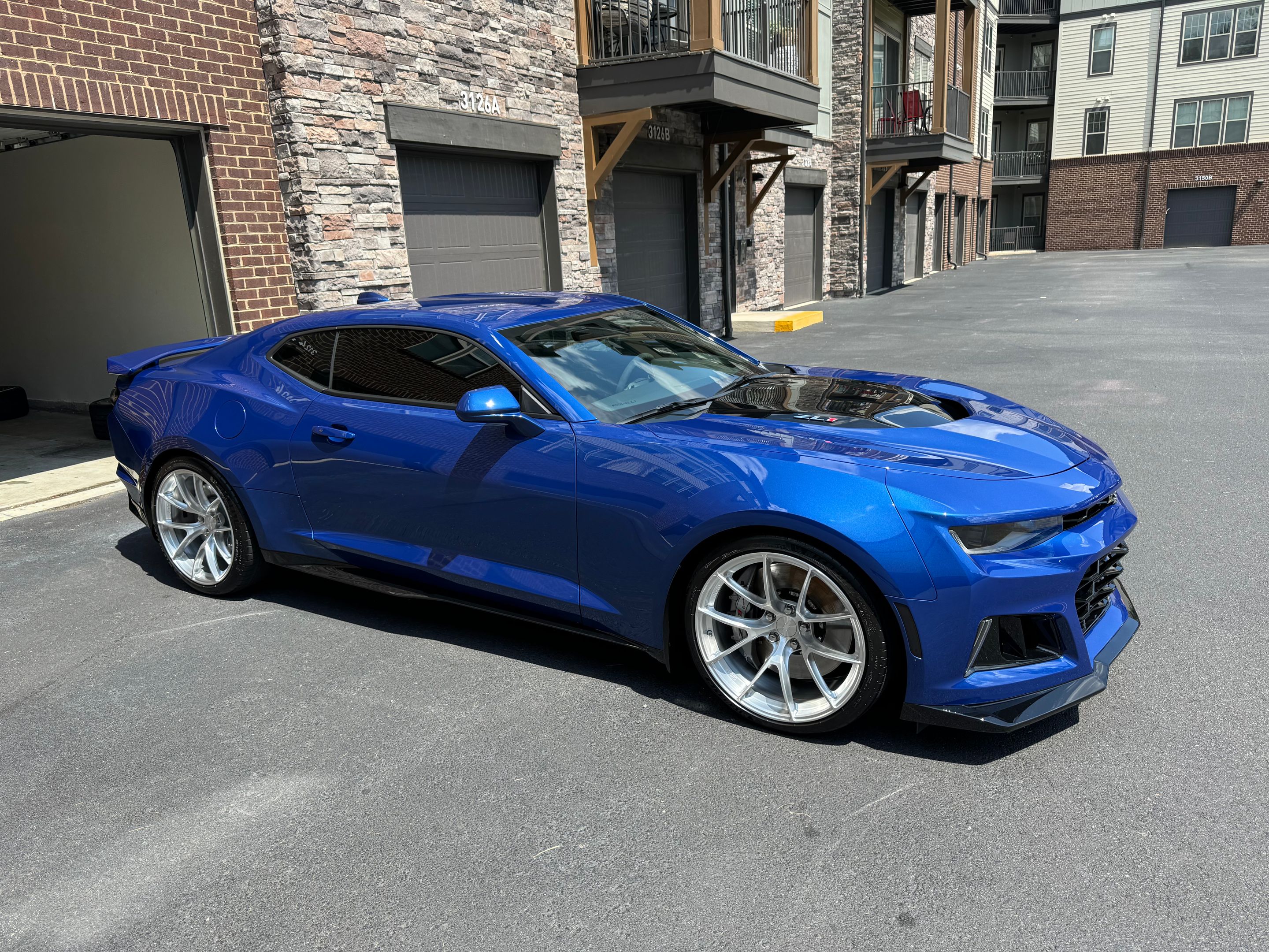 Blue Chevrolet 6th Gen Camaro ZL1 with 20" VS-5RS Apex wheels in Brushed Clear