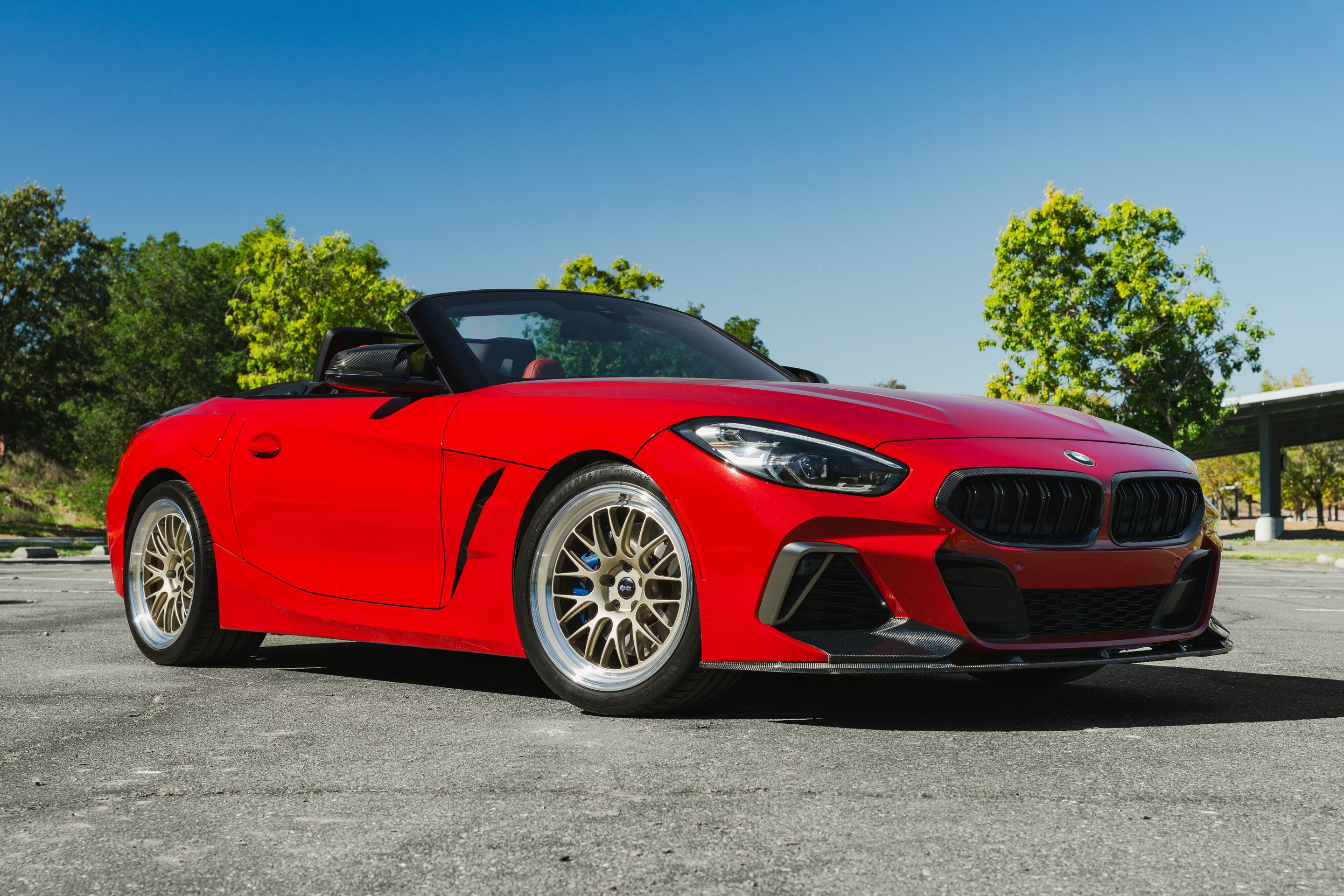 Red BMW G29 Z4 with 19" ML-10RT Apex wheels in Machined Lip Gloss Motorsport Gold