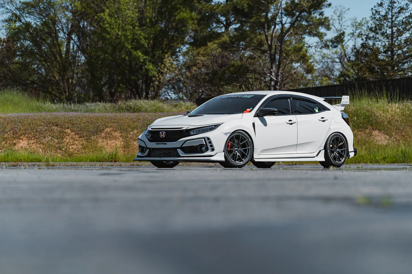 Honda FK8 Civic Type-R with 18