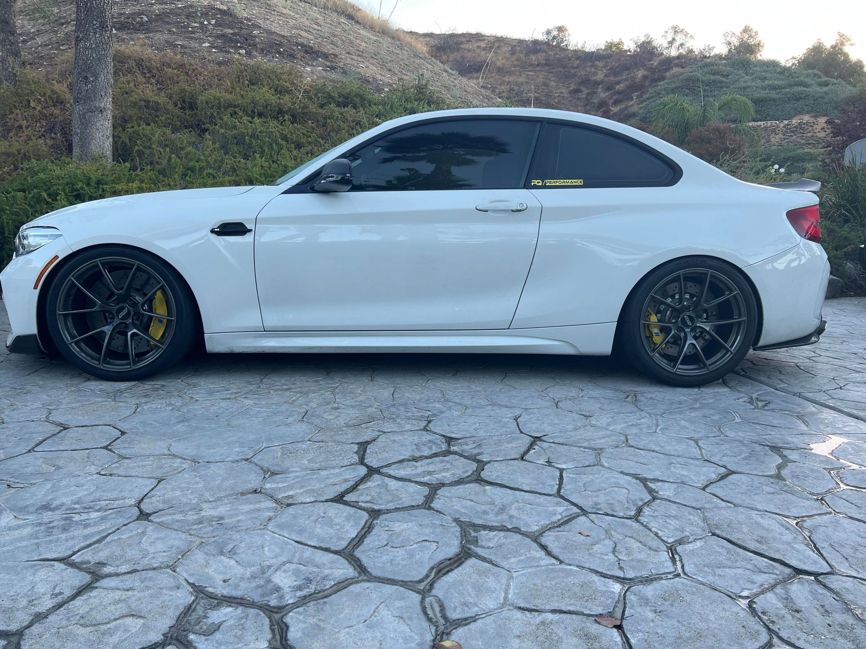 White BMW F87 M2 with 19" VS-5RS Apex wheels in Anthracite