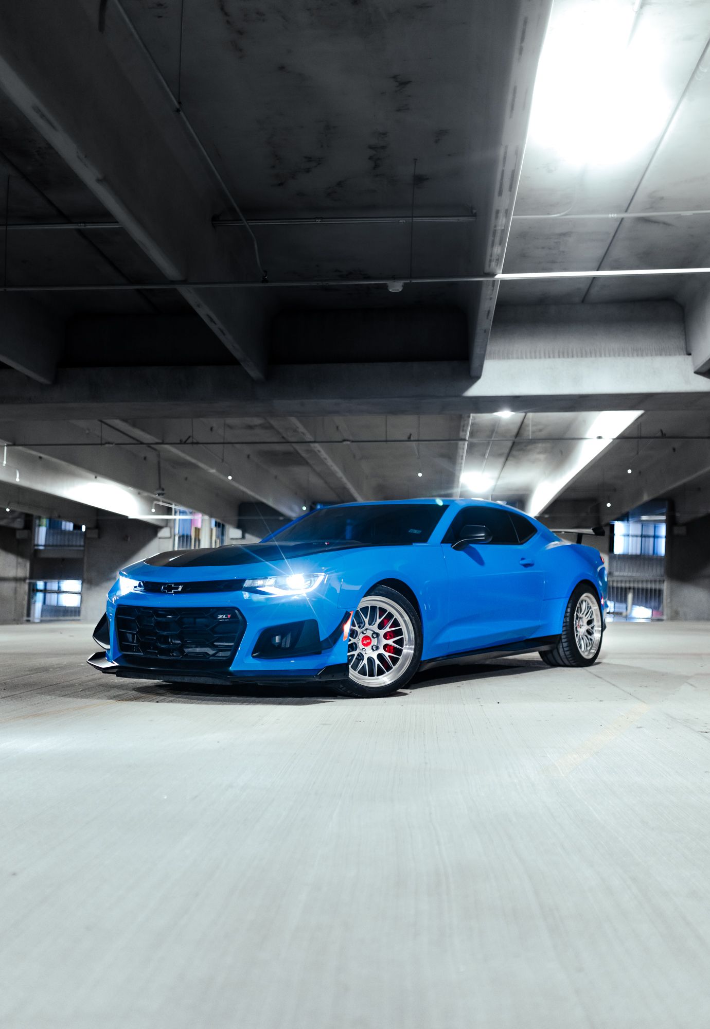 Blue Chevrolet 6th Gen Camaro ZL1 1LE with 19" ML-10RT Apex wheels in Machined Lip Race Silver